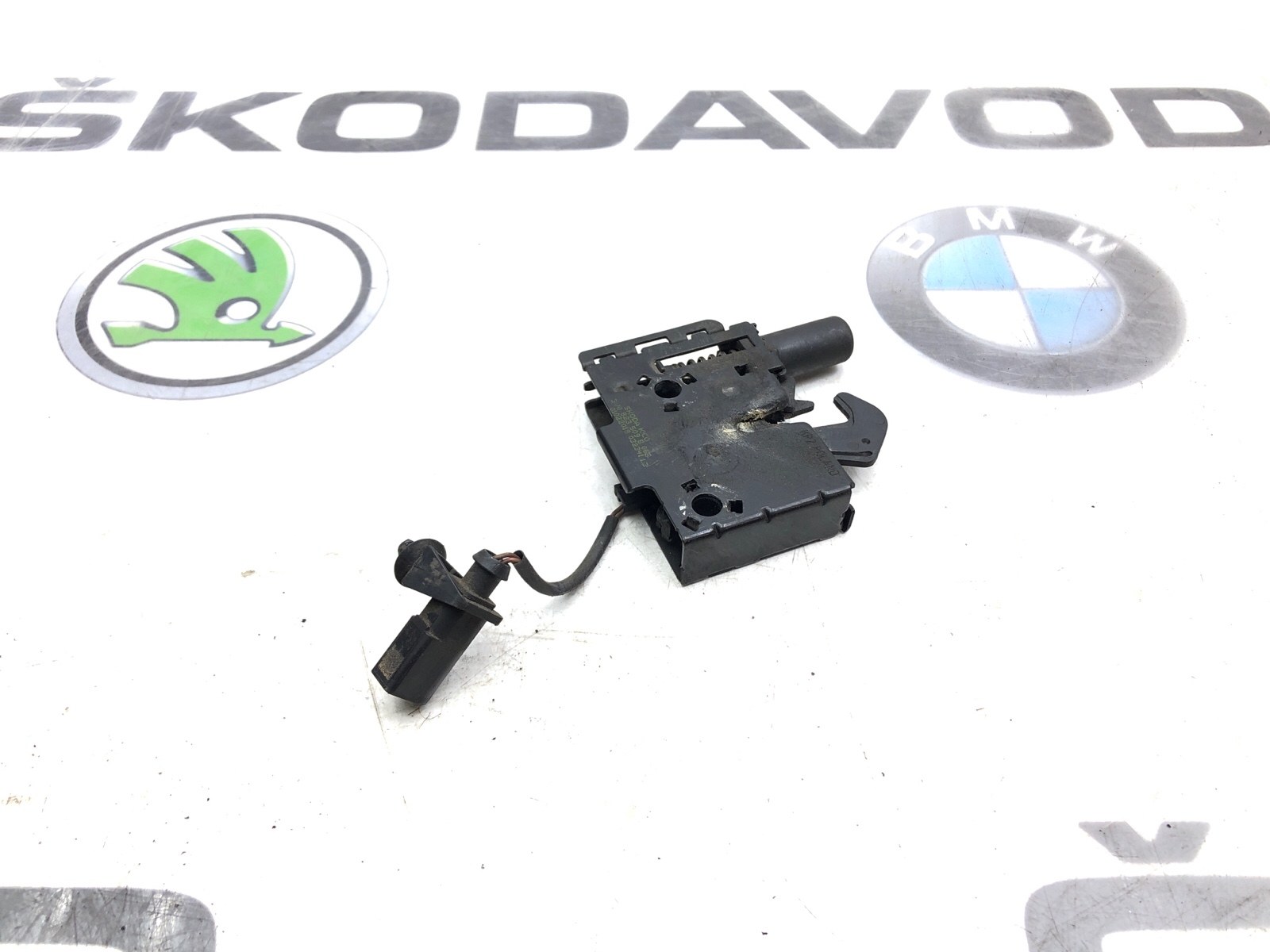 замок капота, 4000 рублей, Москва