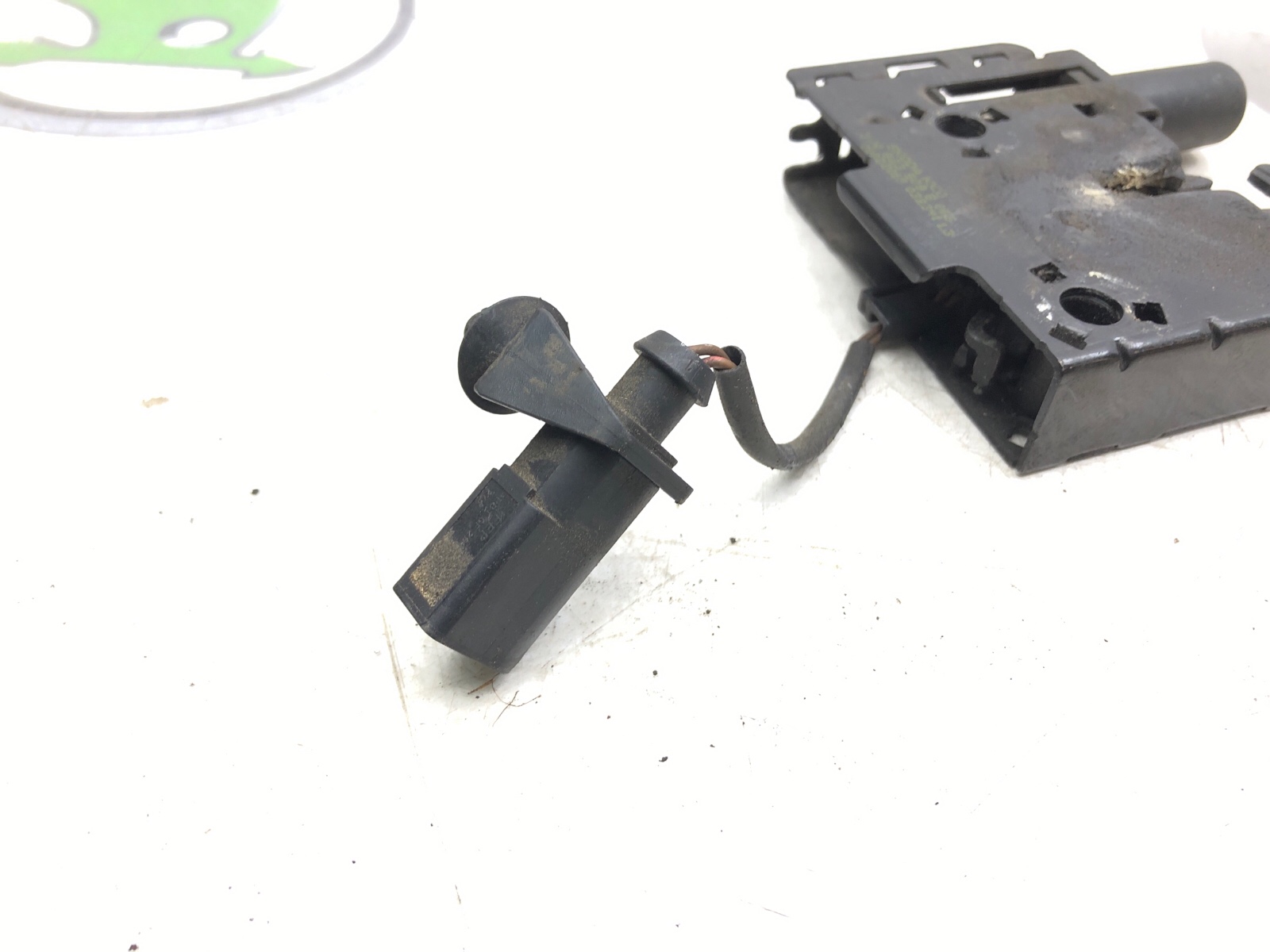 замок капота, 4000 рублей, Москва