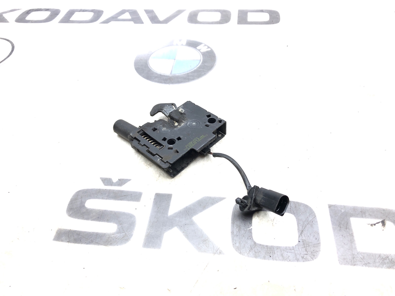 замок капота, 4000 рублей, Москва