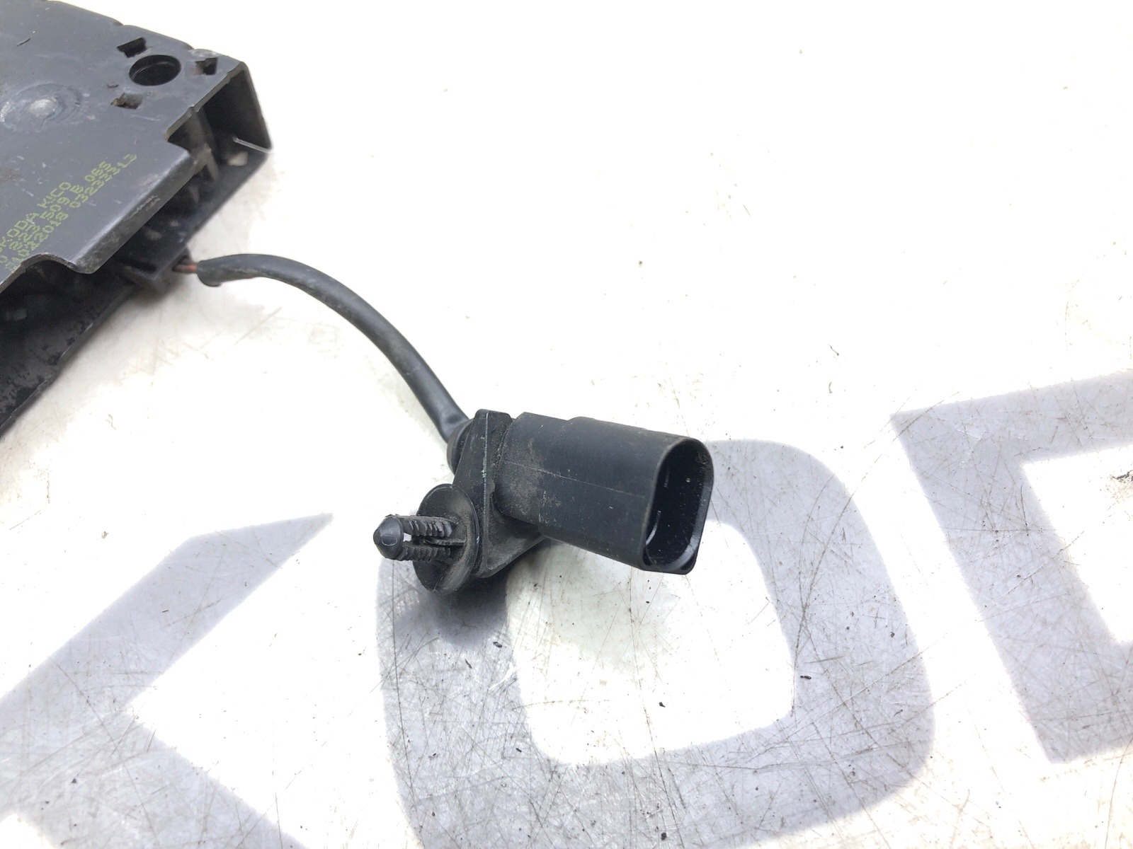 замок капота, 4000 рублей, Москва