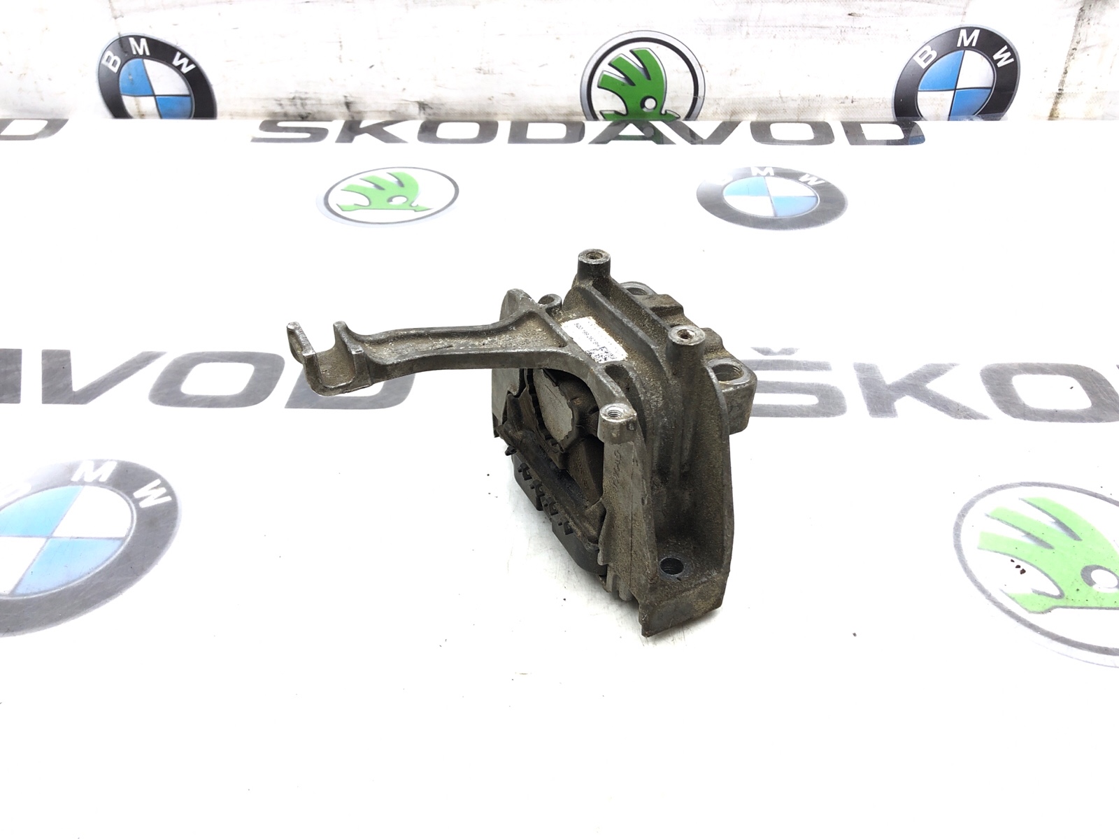 Опора двигателя, 2000 рублей, Москва