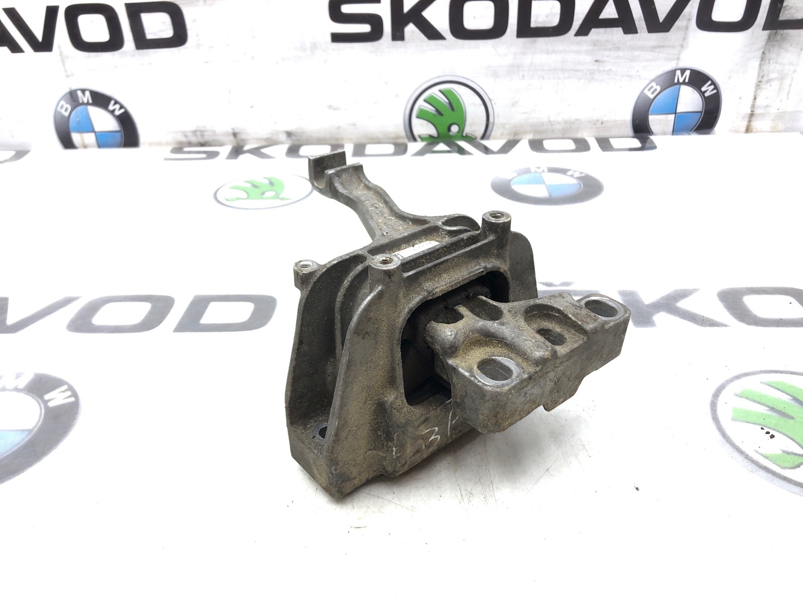 Опора двигателя, 2000 рублей, Москва