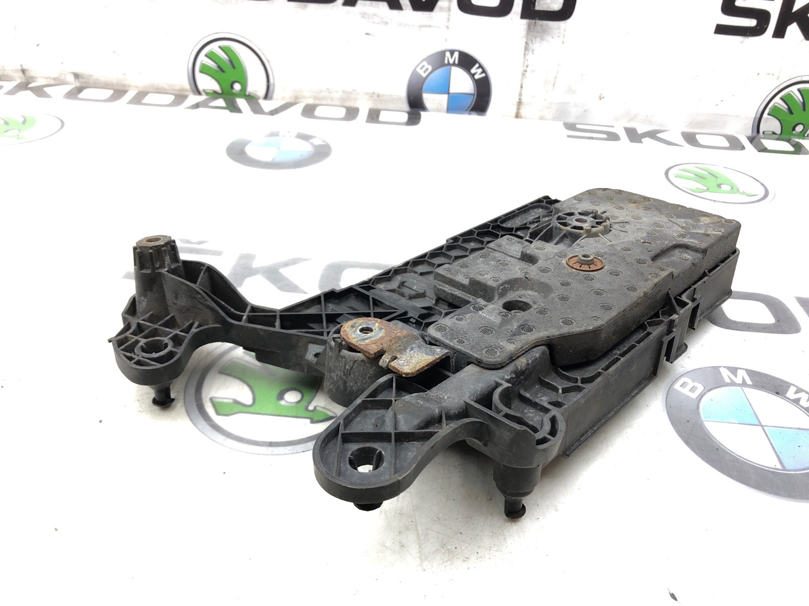 Площадка аккумулятора (АКБ), 2000 рублей, Москва