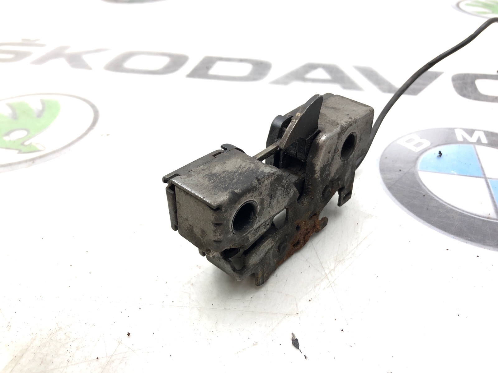 замок капота, 1000 рублей, Москва