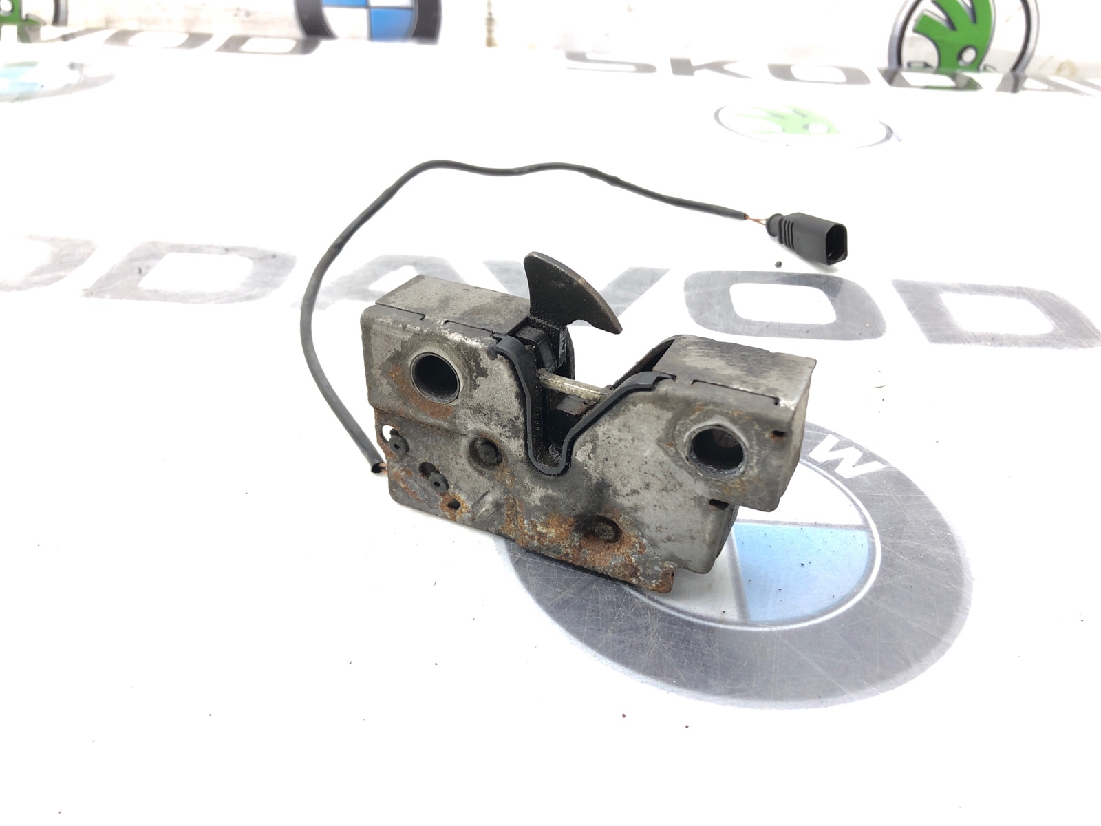 замок капота, 1000 рублей, Москва