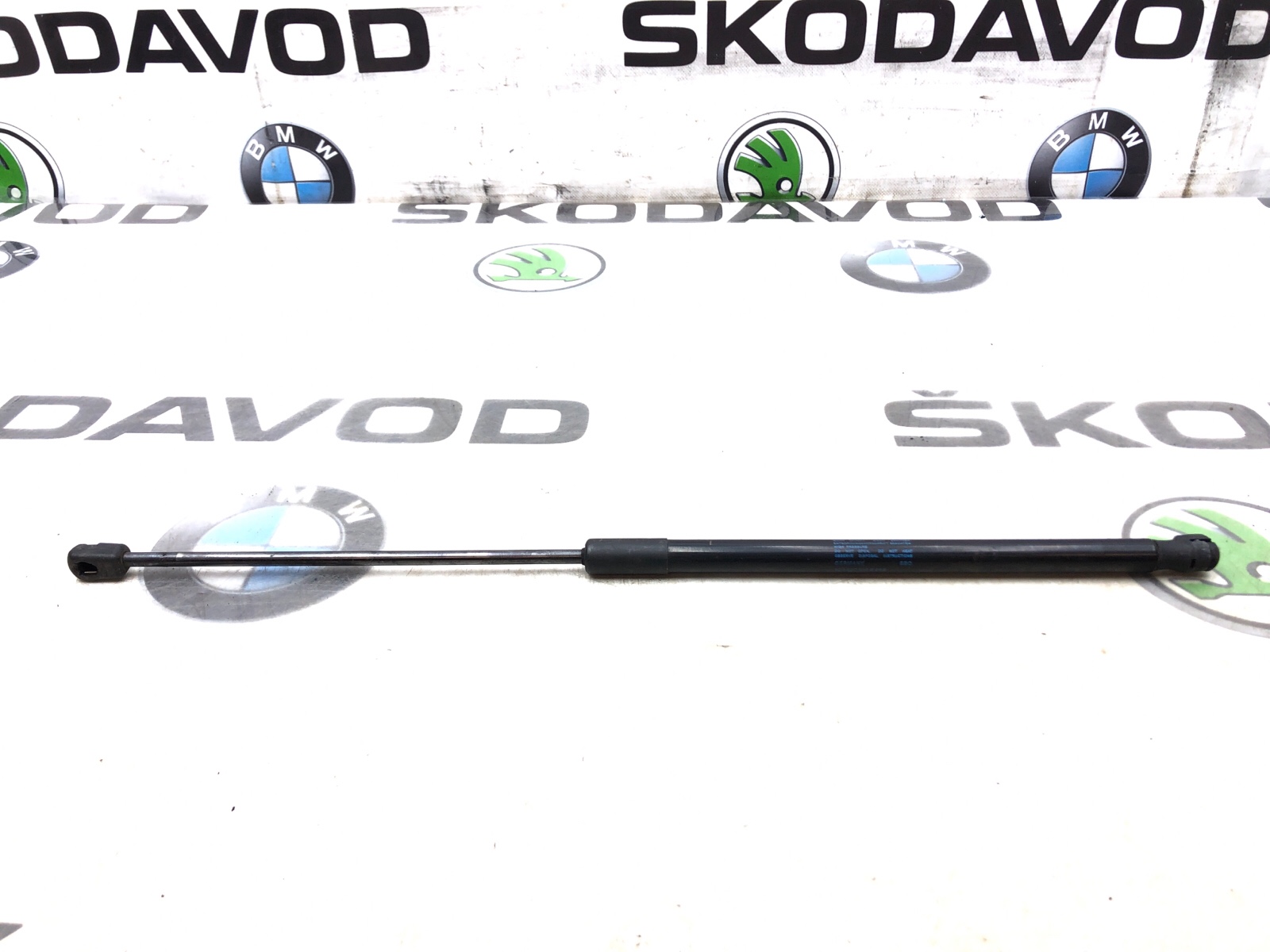 Амортизатор крышки багажника, 500 рублей, Москва