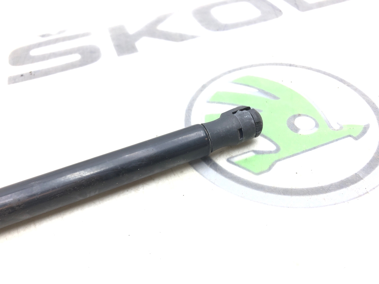 Амортизатор крышки багажника, 500 рублей, Москва