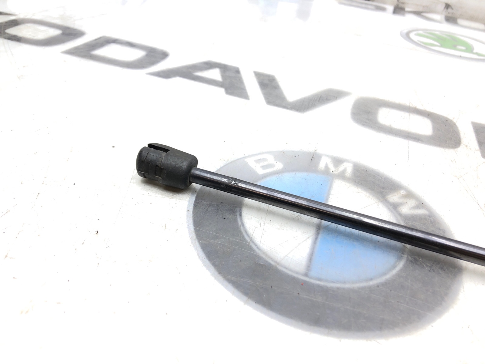 Амортизатор крышки багажника, 500 рублей, Москва