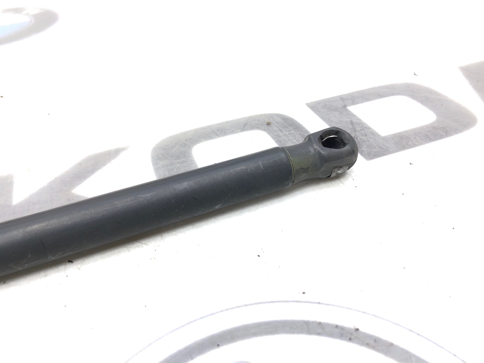 Амортизатор крышки багажника, 500 рублей, Москва