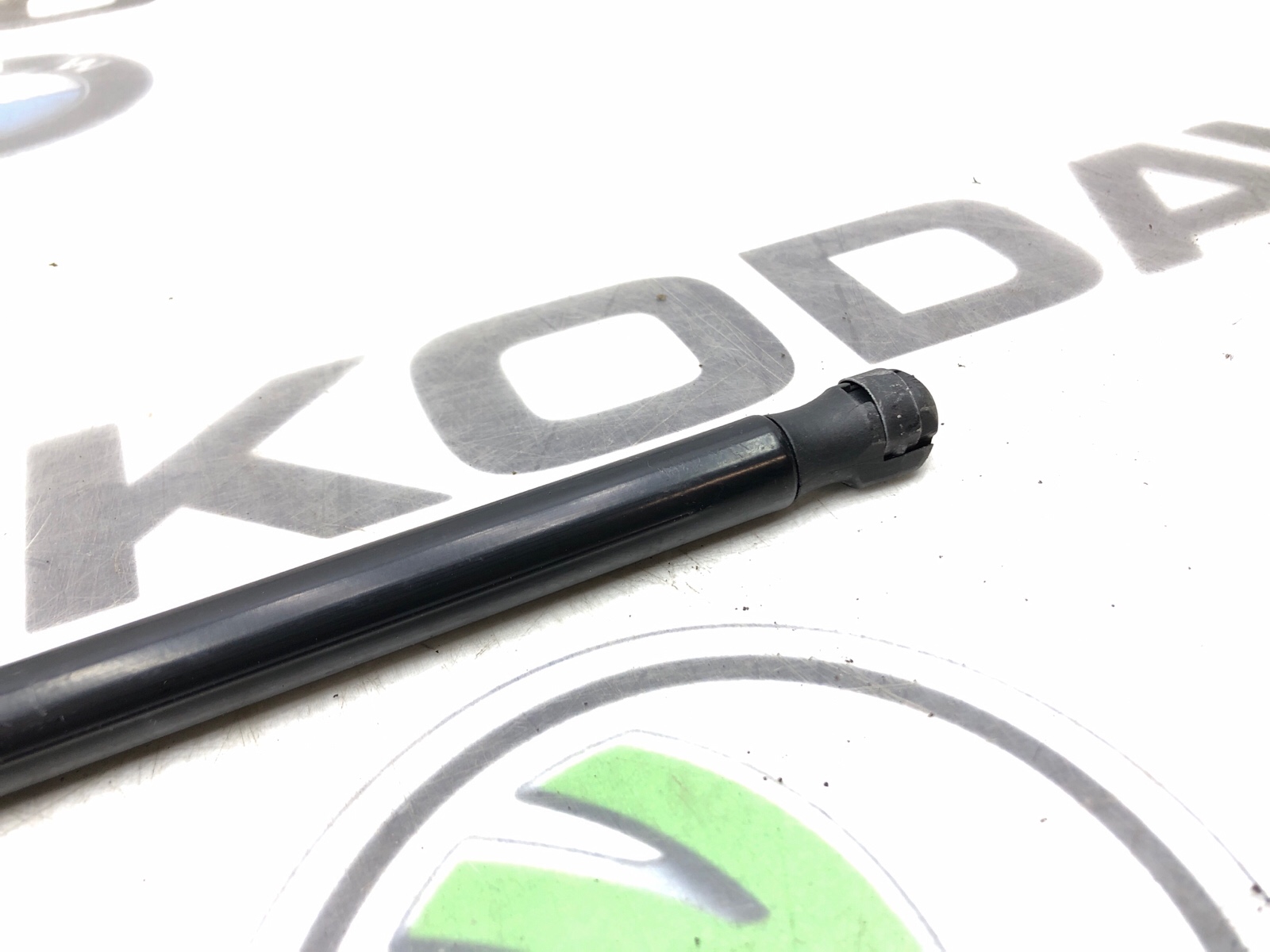 Амортизатор крышки багажника, 500 рублей, Москва