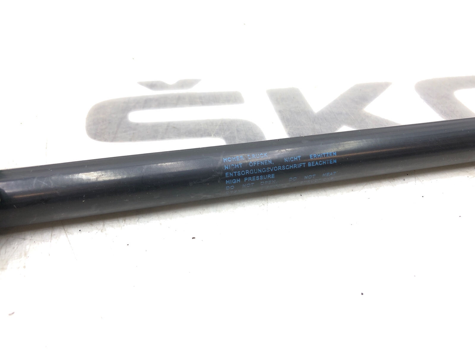 Амортизатор крышки багажника, 500 рублей, Москва