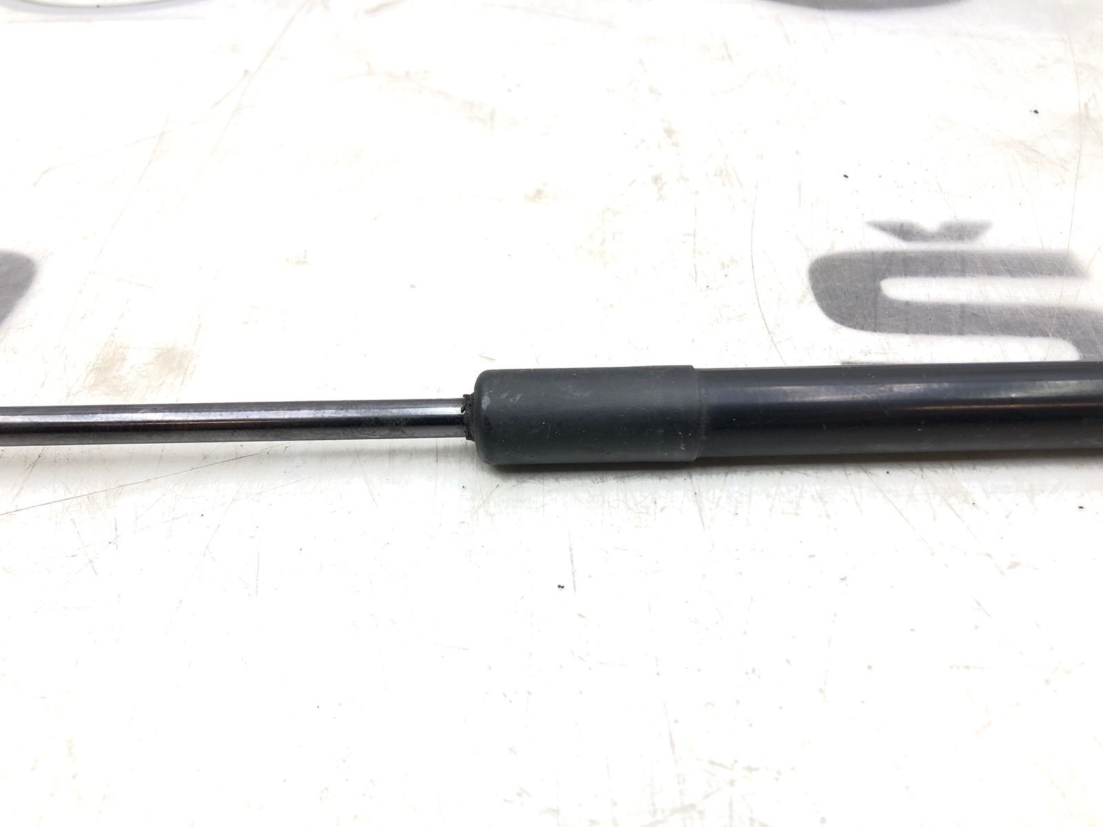 Амортизатор крышки багажника, 500 рублей, Москва