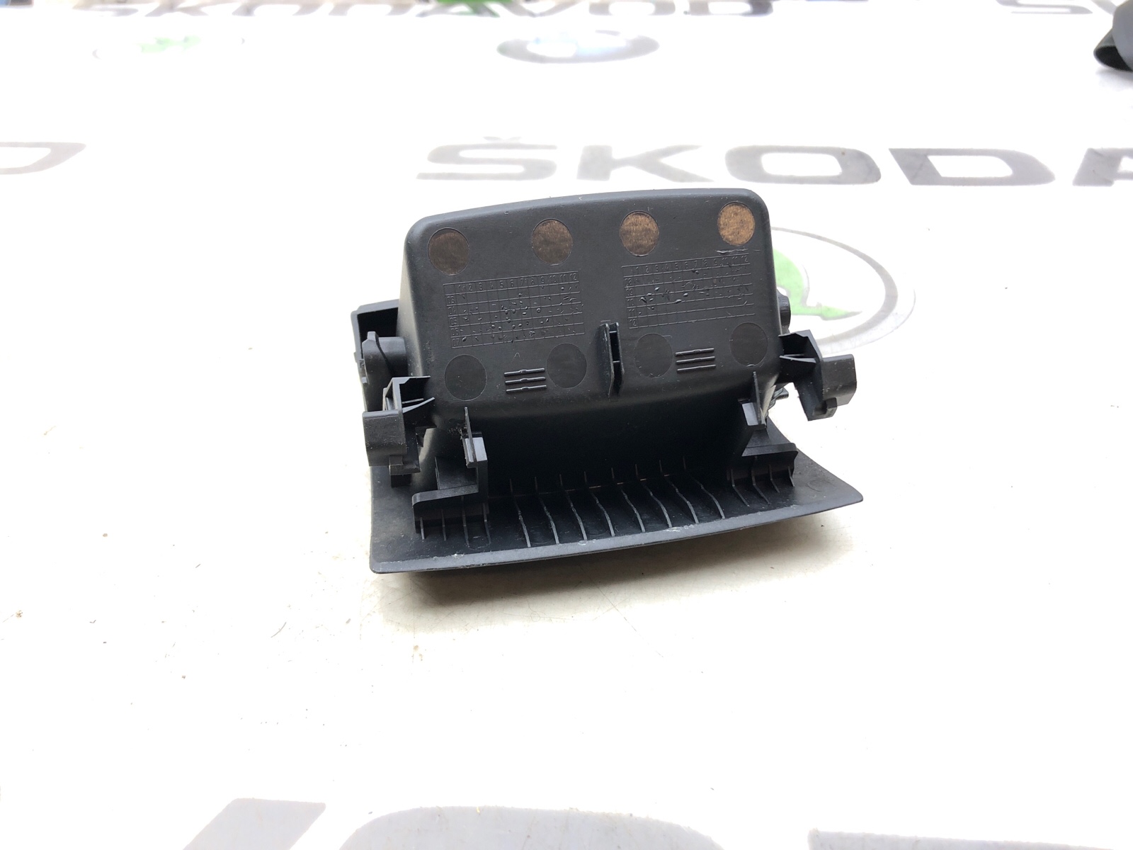 Пепельница, 500 рублей, Москва