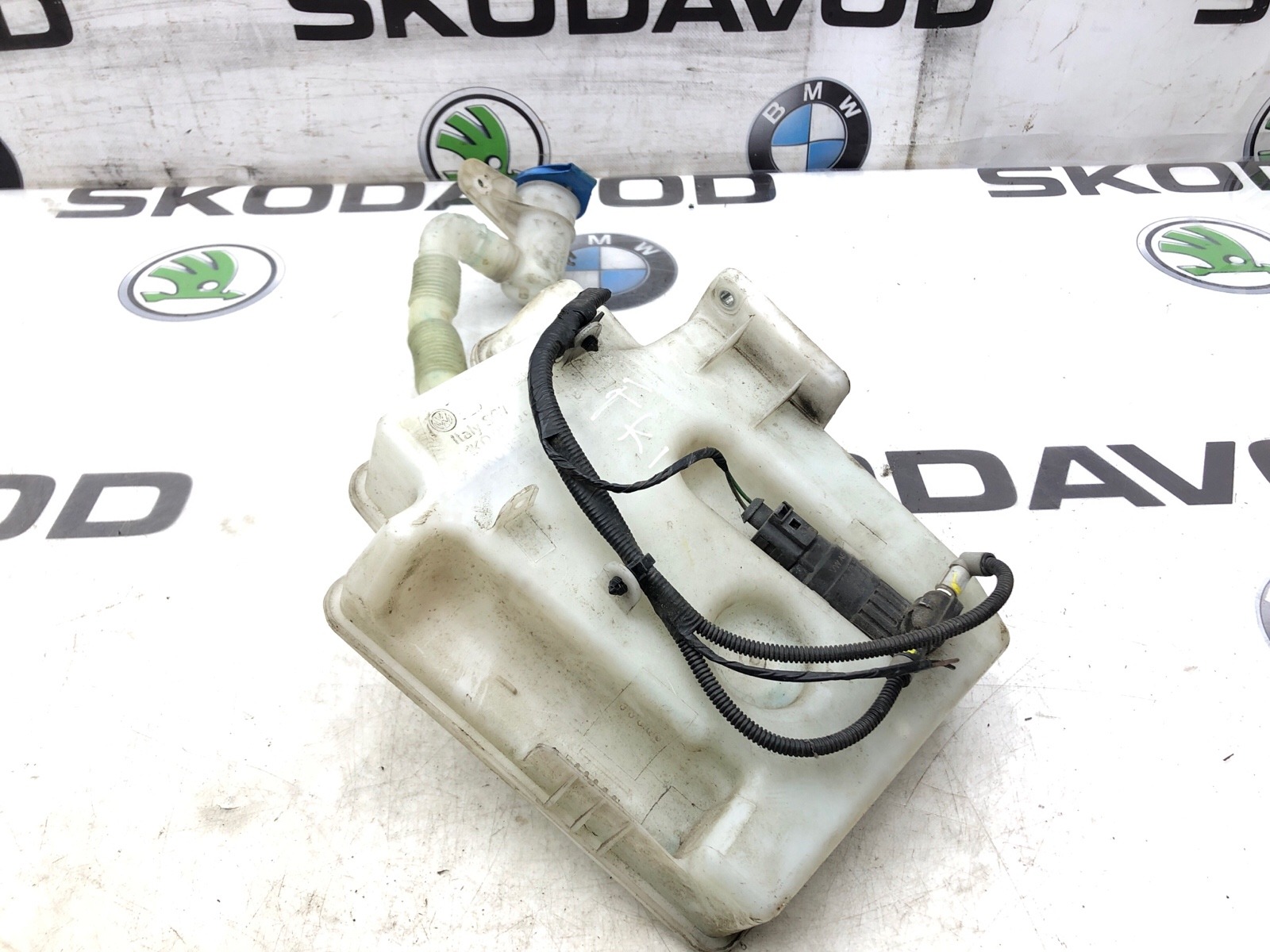 бачок омывателя, 2000 рублей, Москва