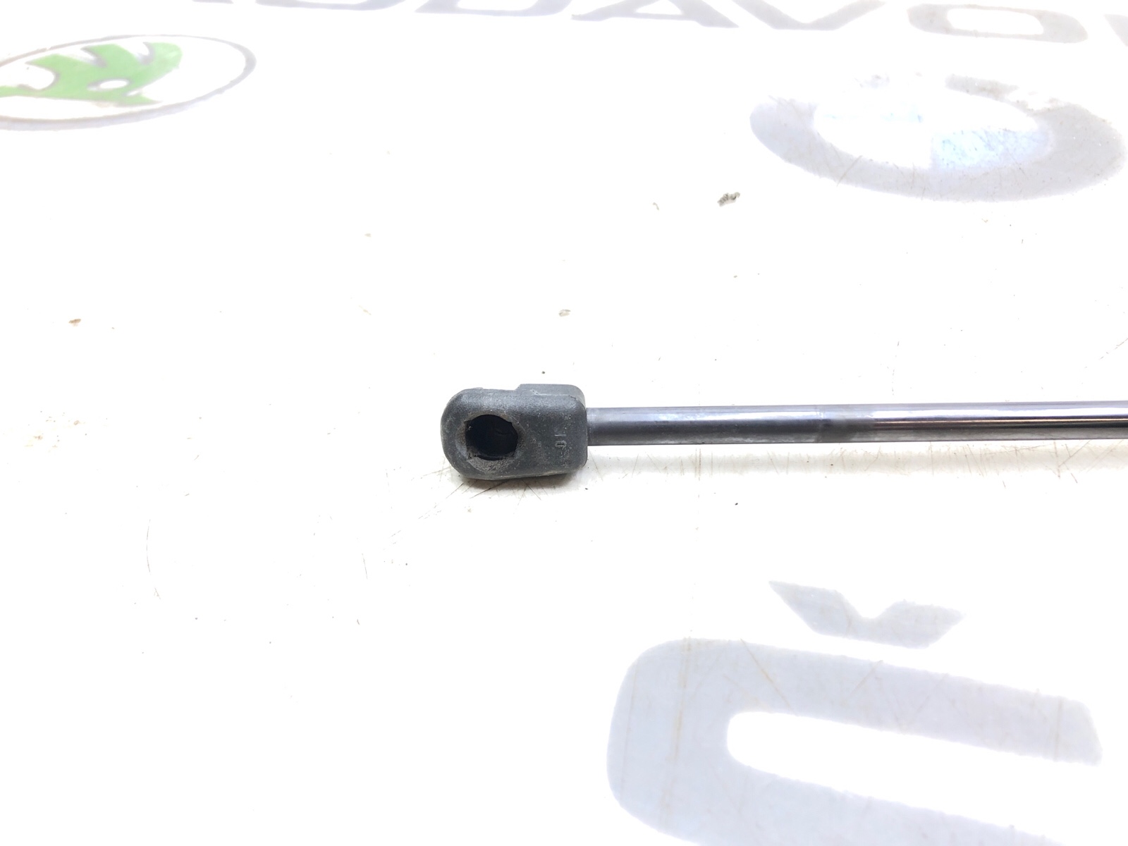 Амортизатор крышки багажника, 500 рублей, Москва