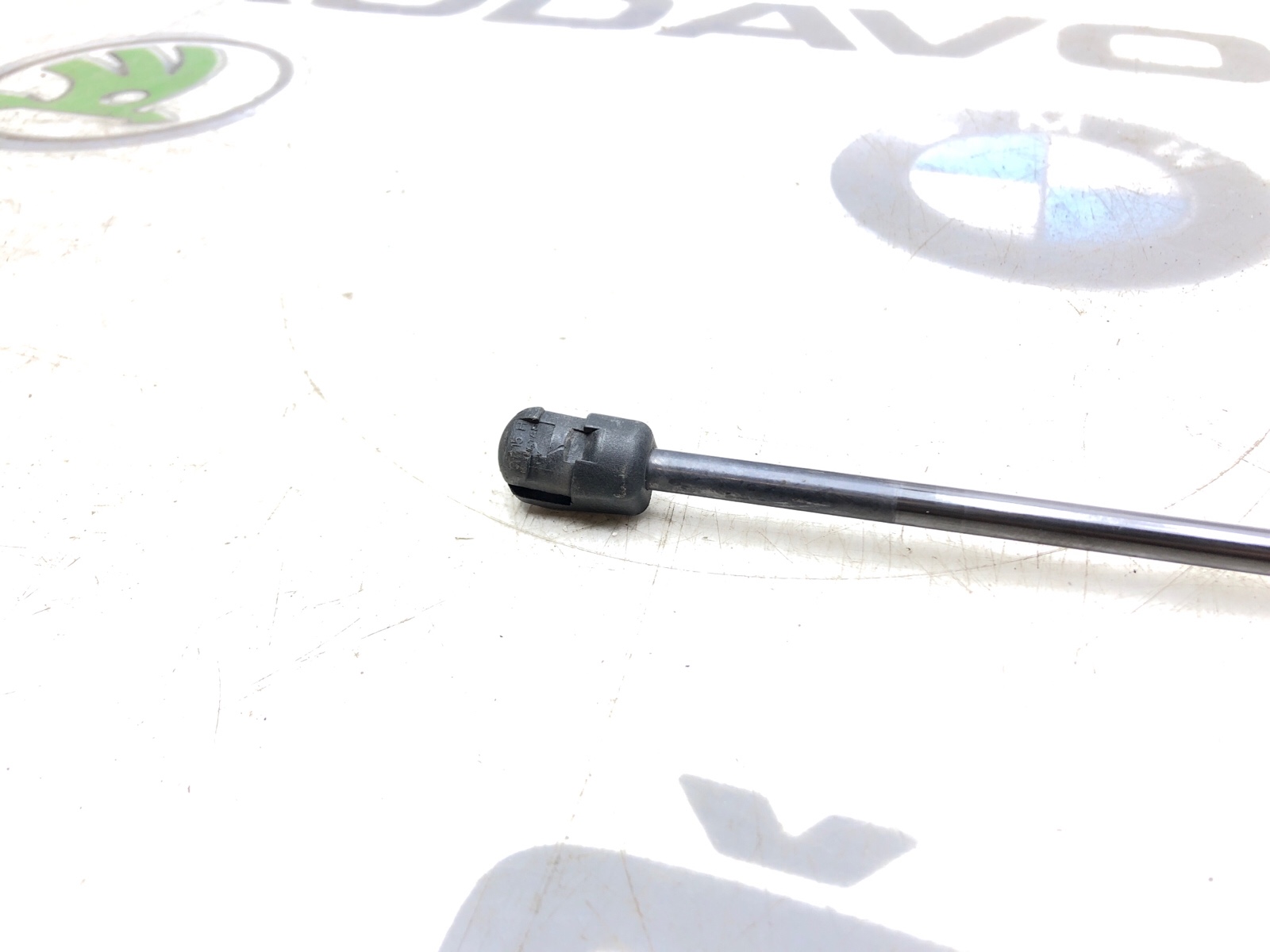 Амортизатор крышки багажника, 500 рублей, Москва