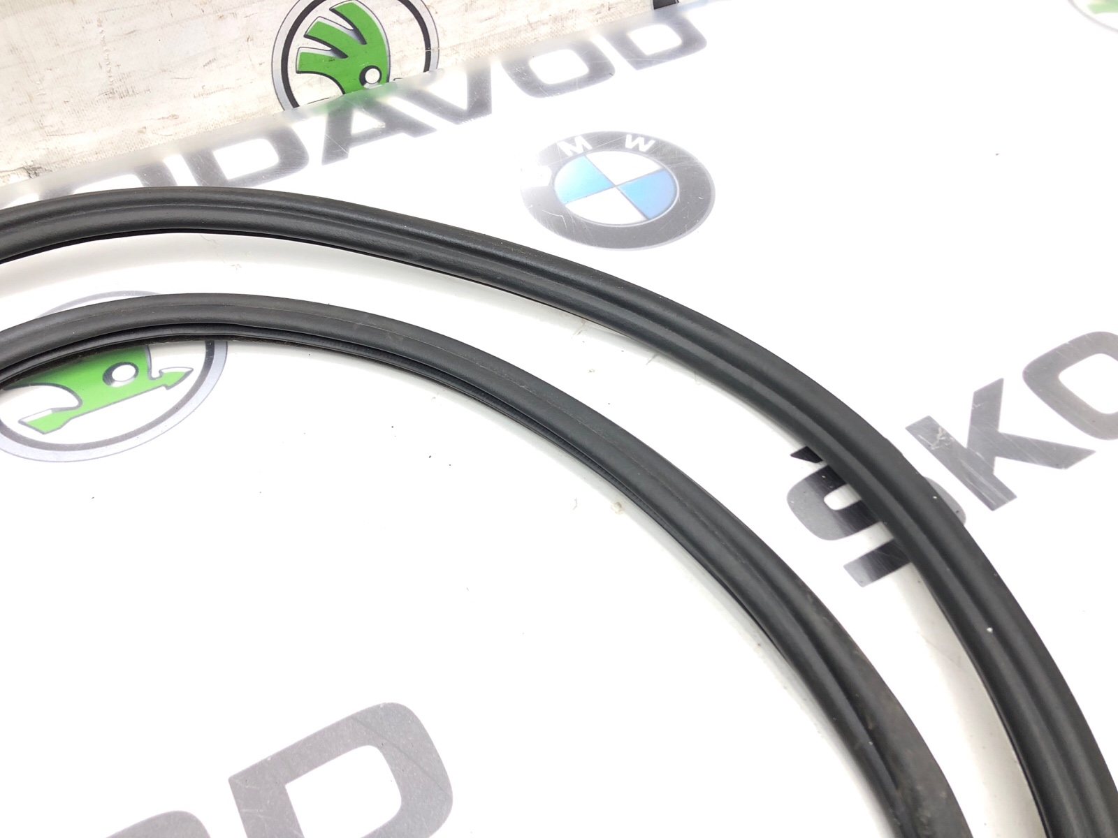 Уплотнитель проема багажника, 1000 рублей, Москва