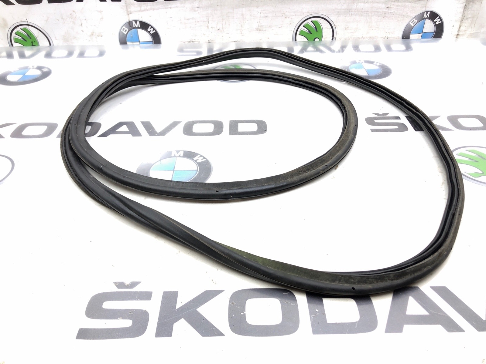 Уплотнитель проема багажника, 1000 рублей, Москва