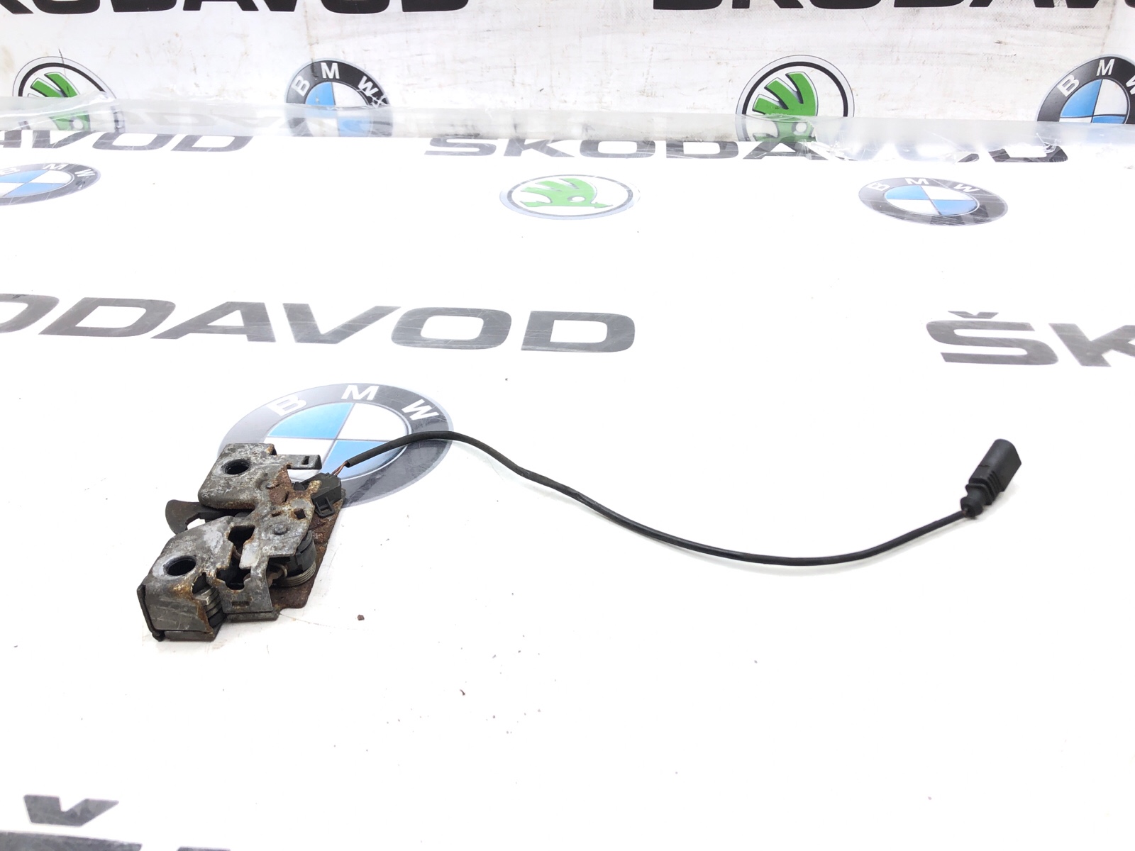 замок капота, 1000 рублей, Москва