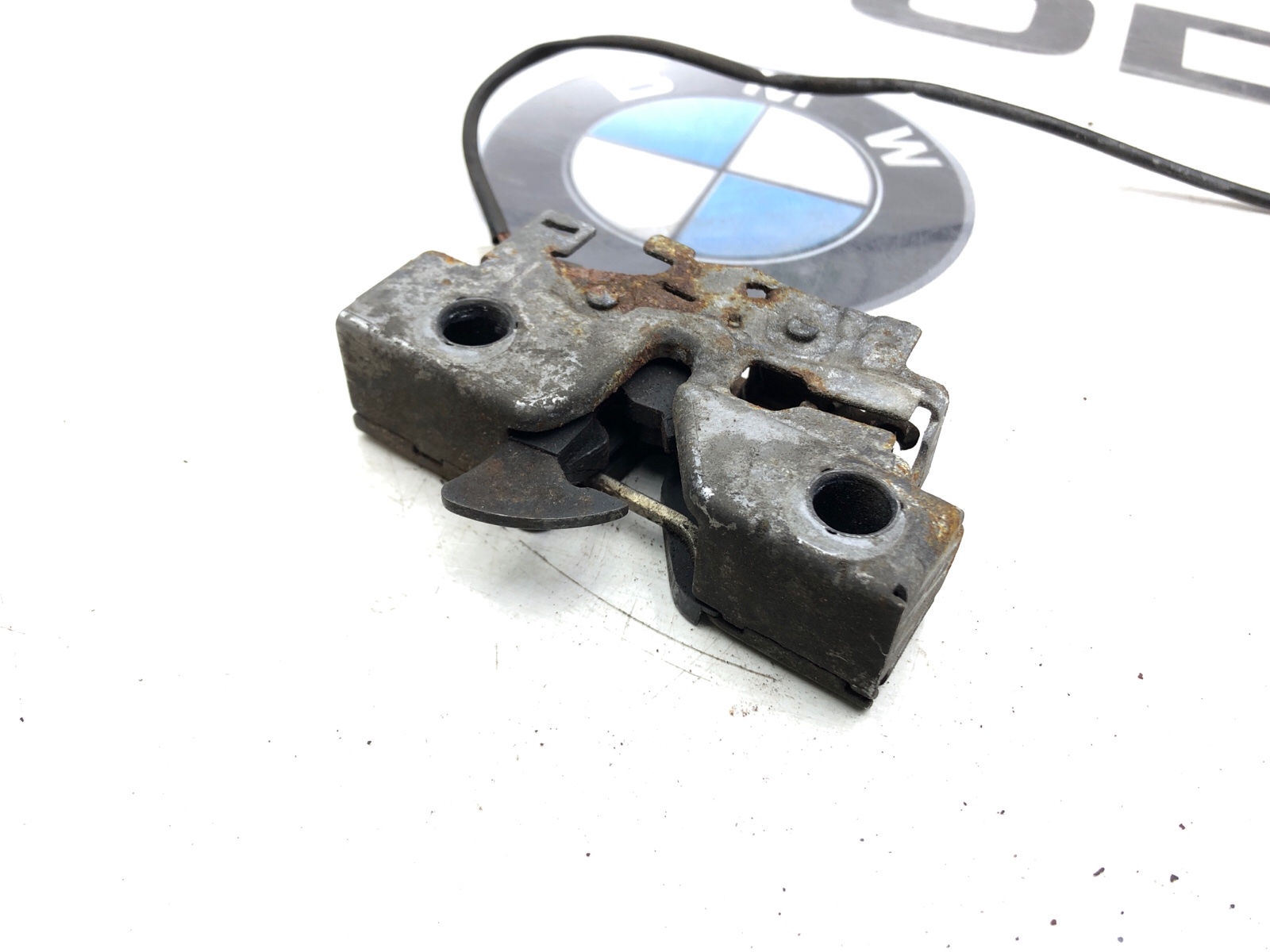 замок капота, 1000 рублей, Москва