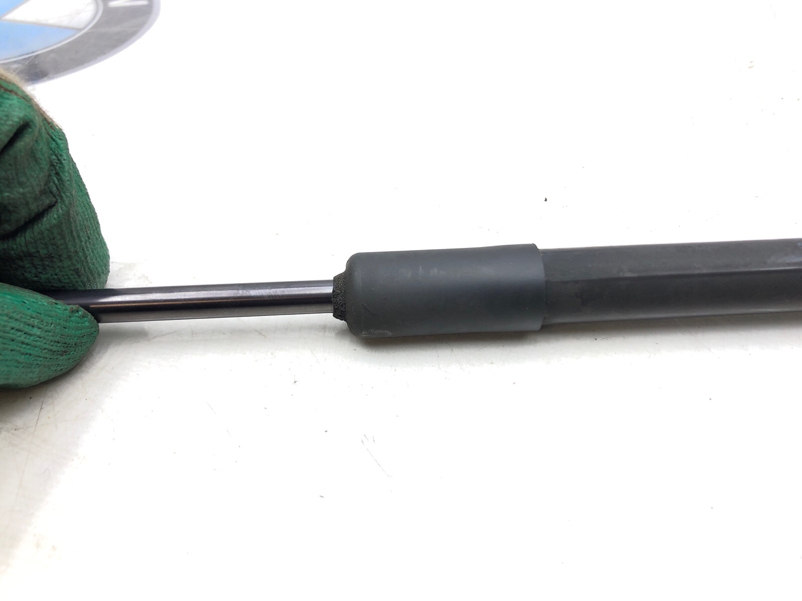 Амортизатор крышки багажника, 500 рублей, Москва