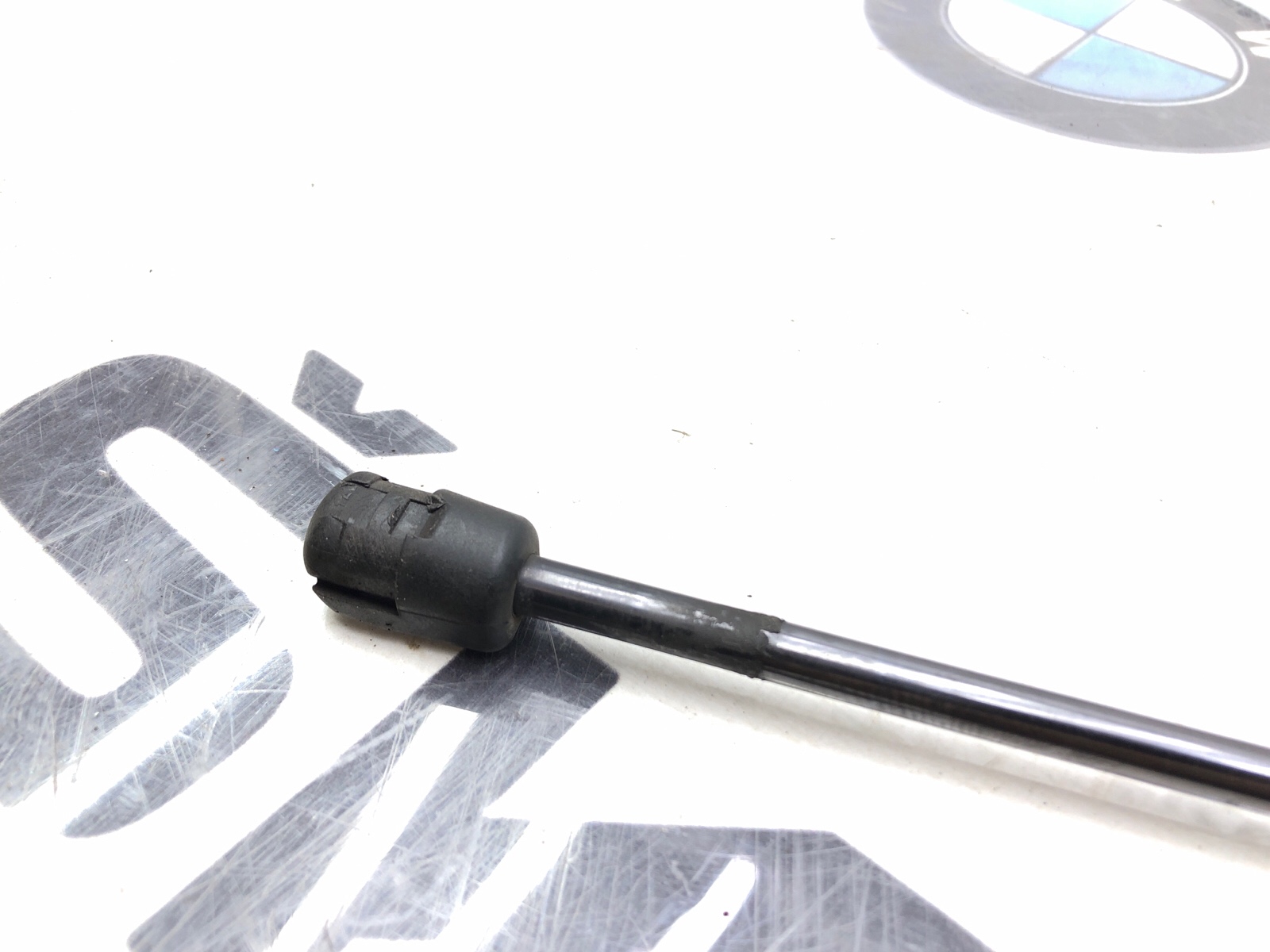 Амортизатор крышки багажника, 500 рублей, Москва