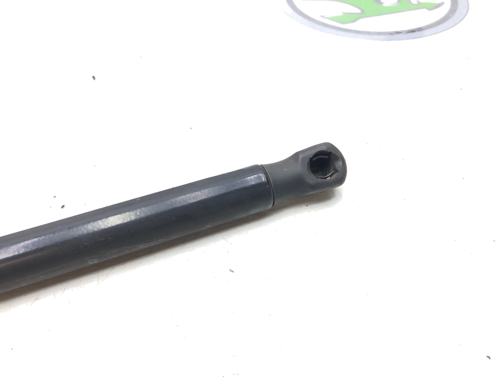 Амортизатор крышки багажника, 500 рублей, Москва