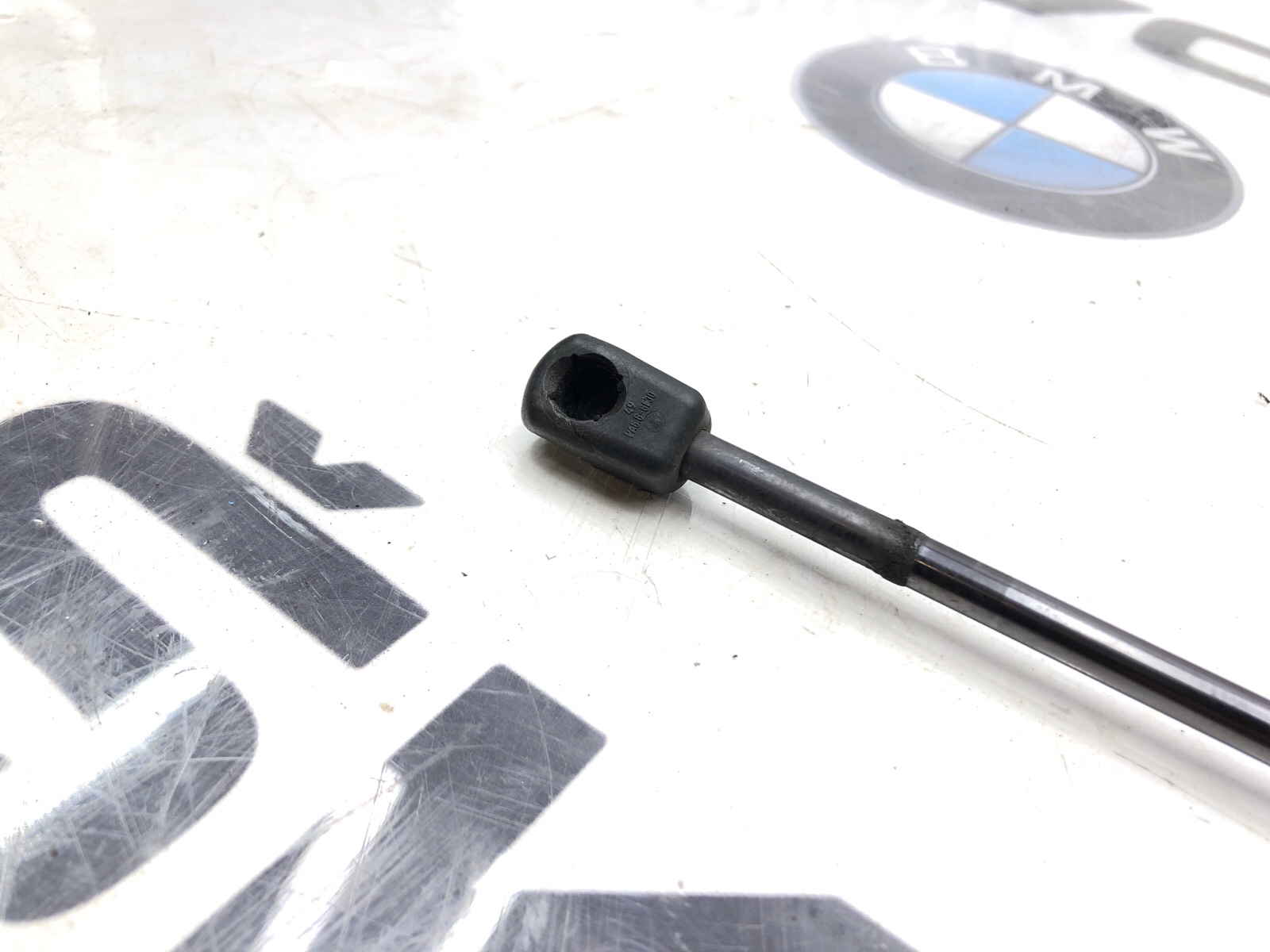 Амортизатор крышки багажника, 500 рублей, Москва