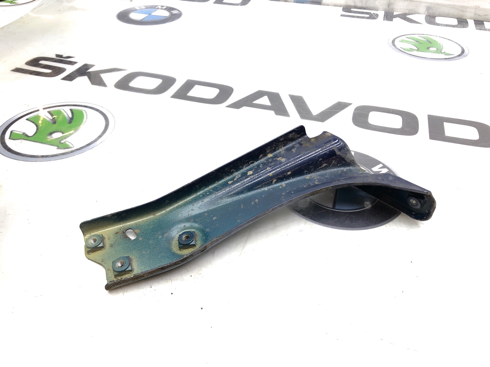 Кронштейн крыла, 500 рублей, Москва