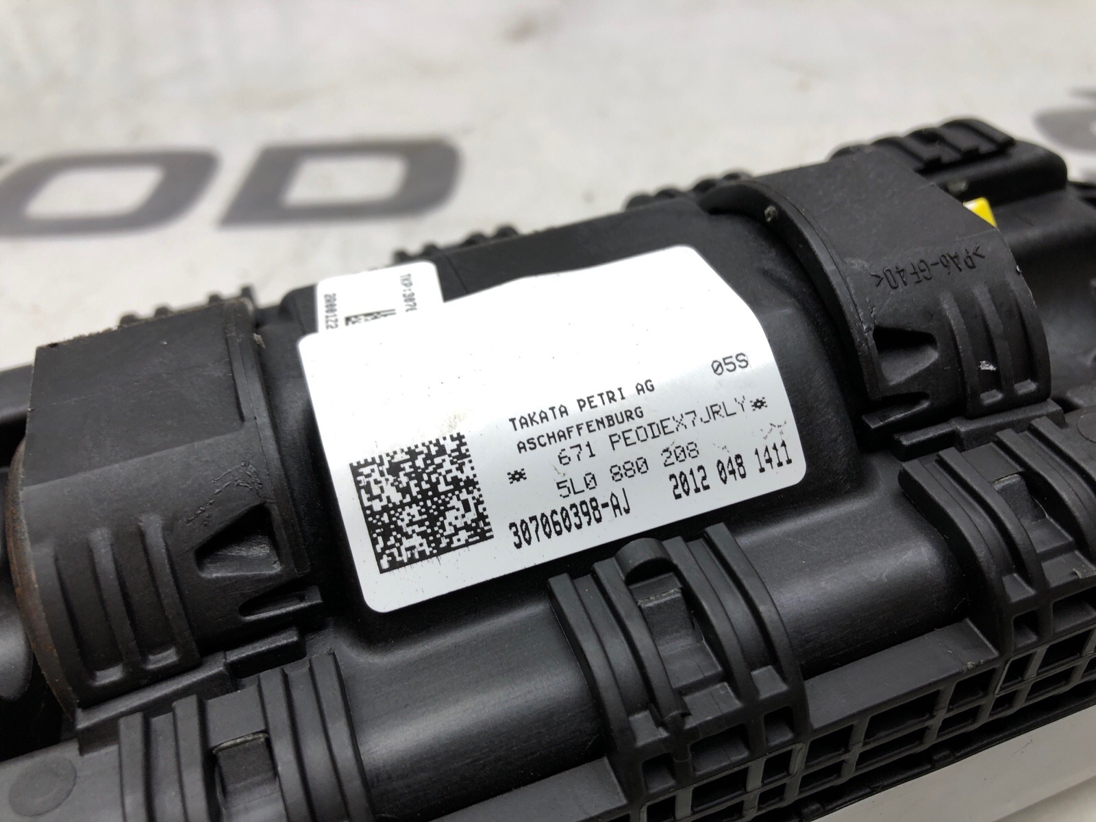 Подушка безопасности пассажира, 10000 рублей, Москва