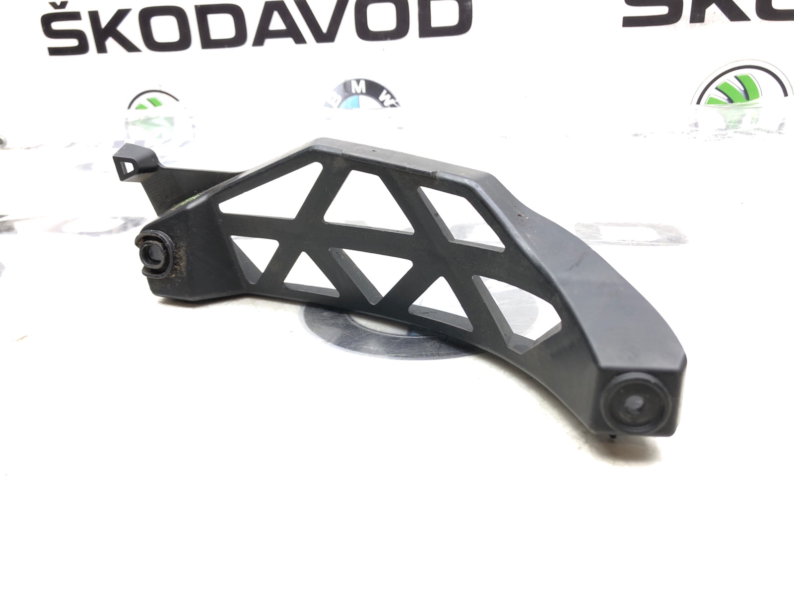 Направляющая бампера, 300 рублей, Москва