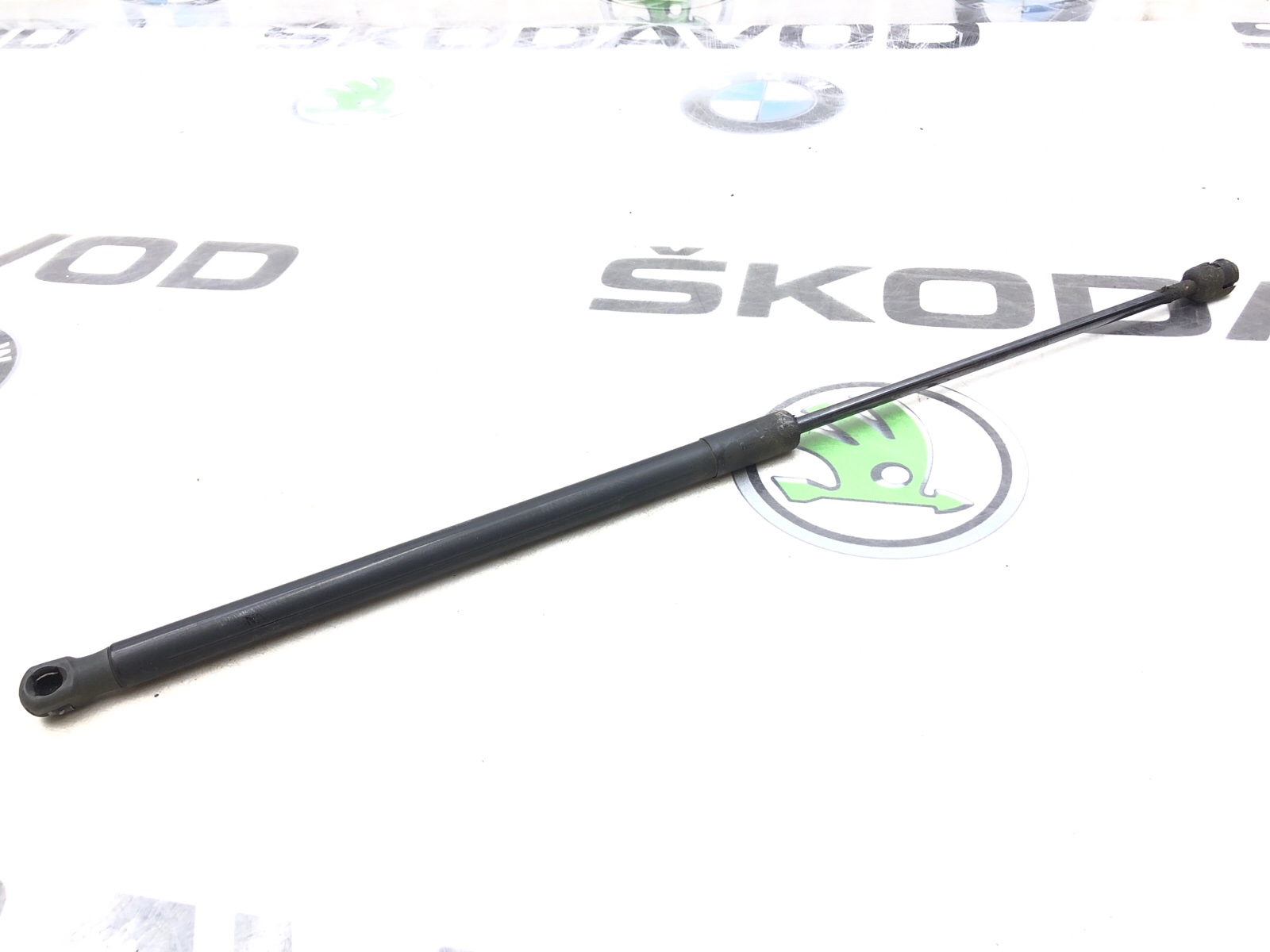 Амортизатор крышки багажника, 500 рублей, Москва