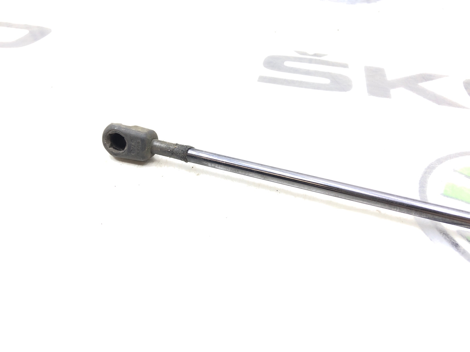 Амортизатор крышки багажника, 500 рублей, Москва