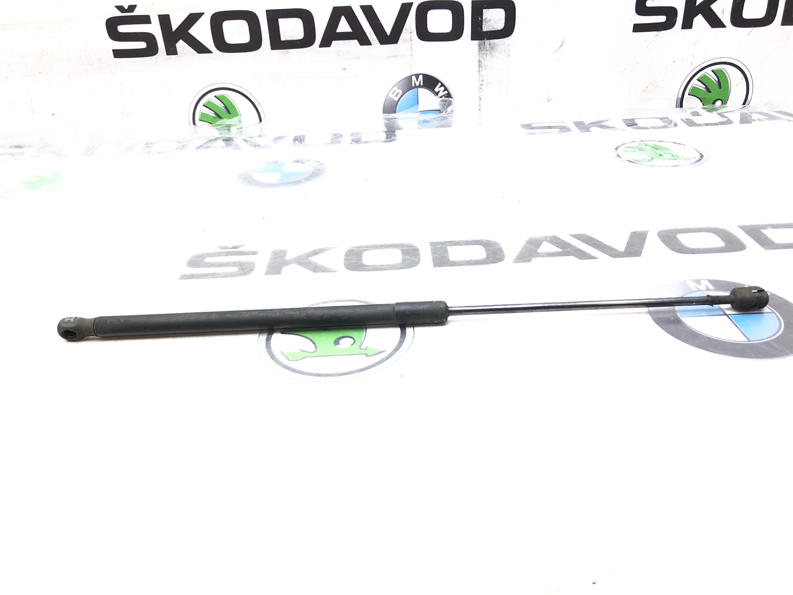 Амортизатор крышки багажника, 500 рублей, Москва