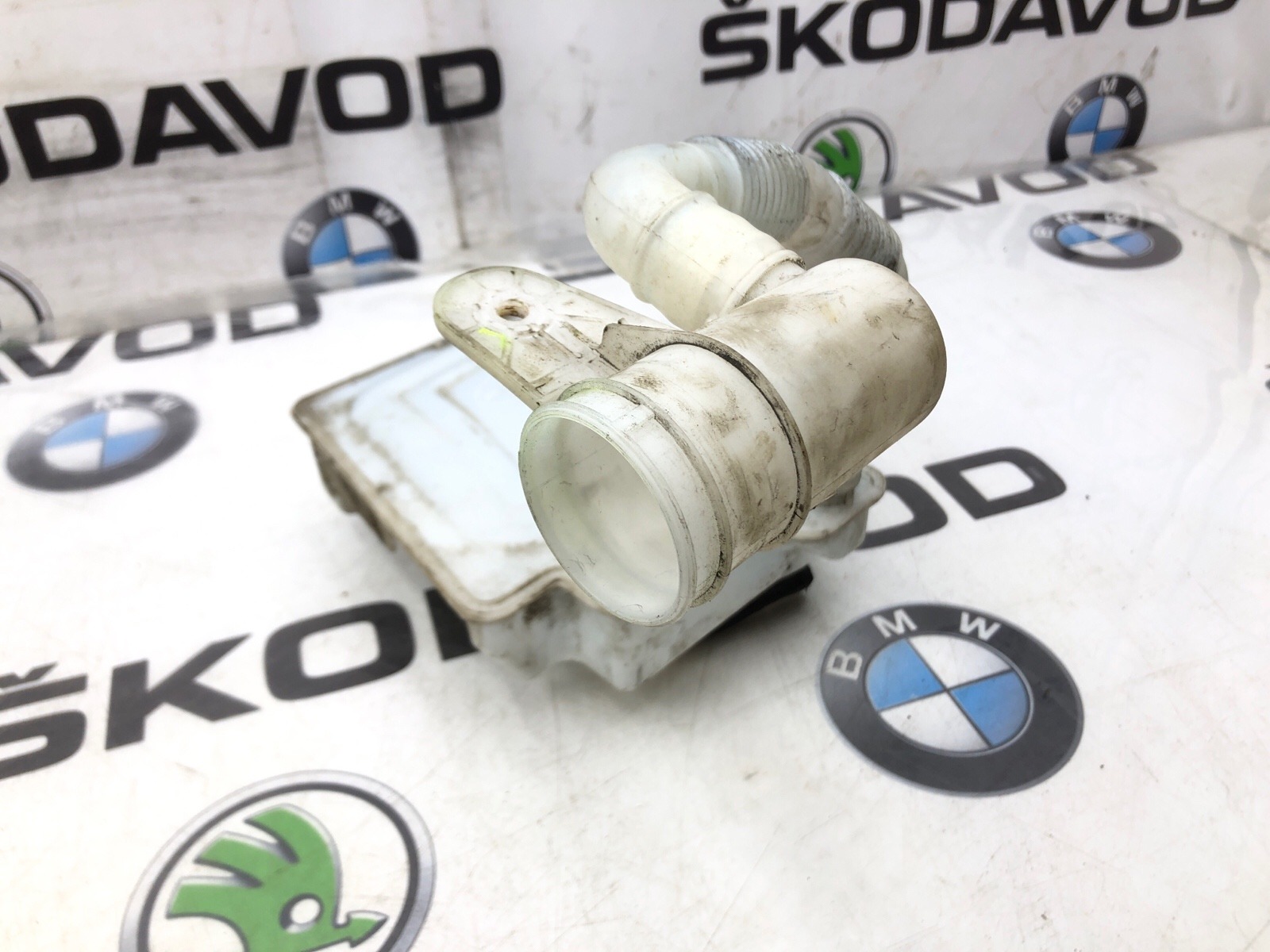 бачок омывателя, 2000 рублей, Москва