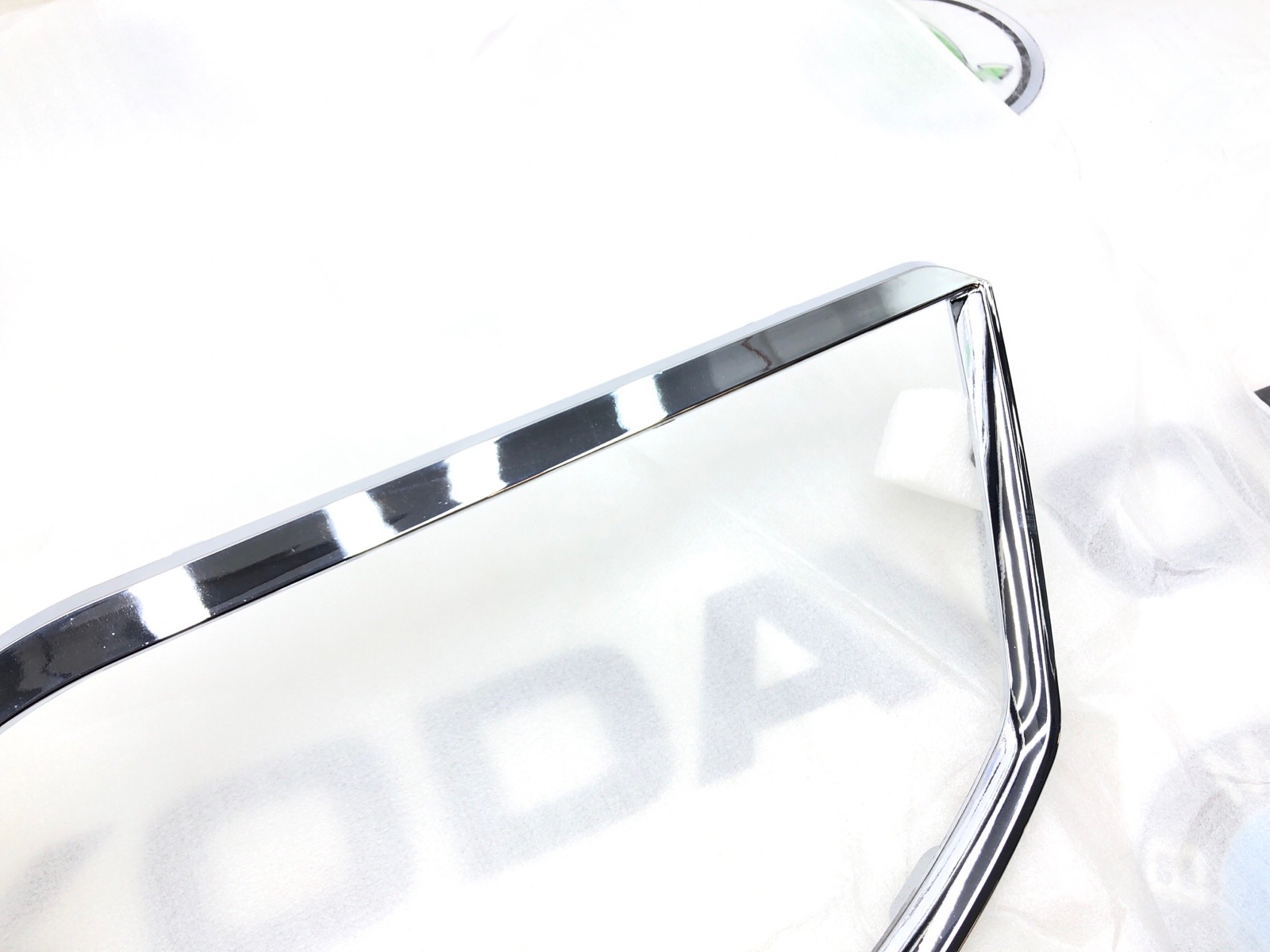 Молдинг решетки радиатора, 2200 рублей, Москва