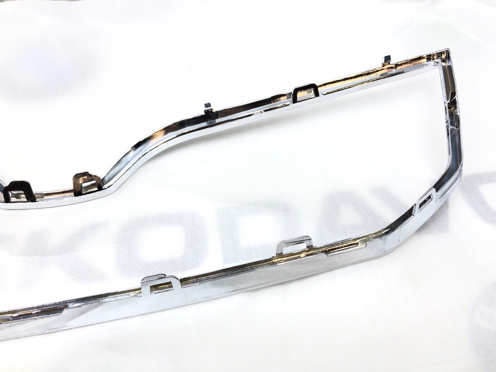 Молдинг решетки радиатора, 2200 рублей, Москва