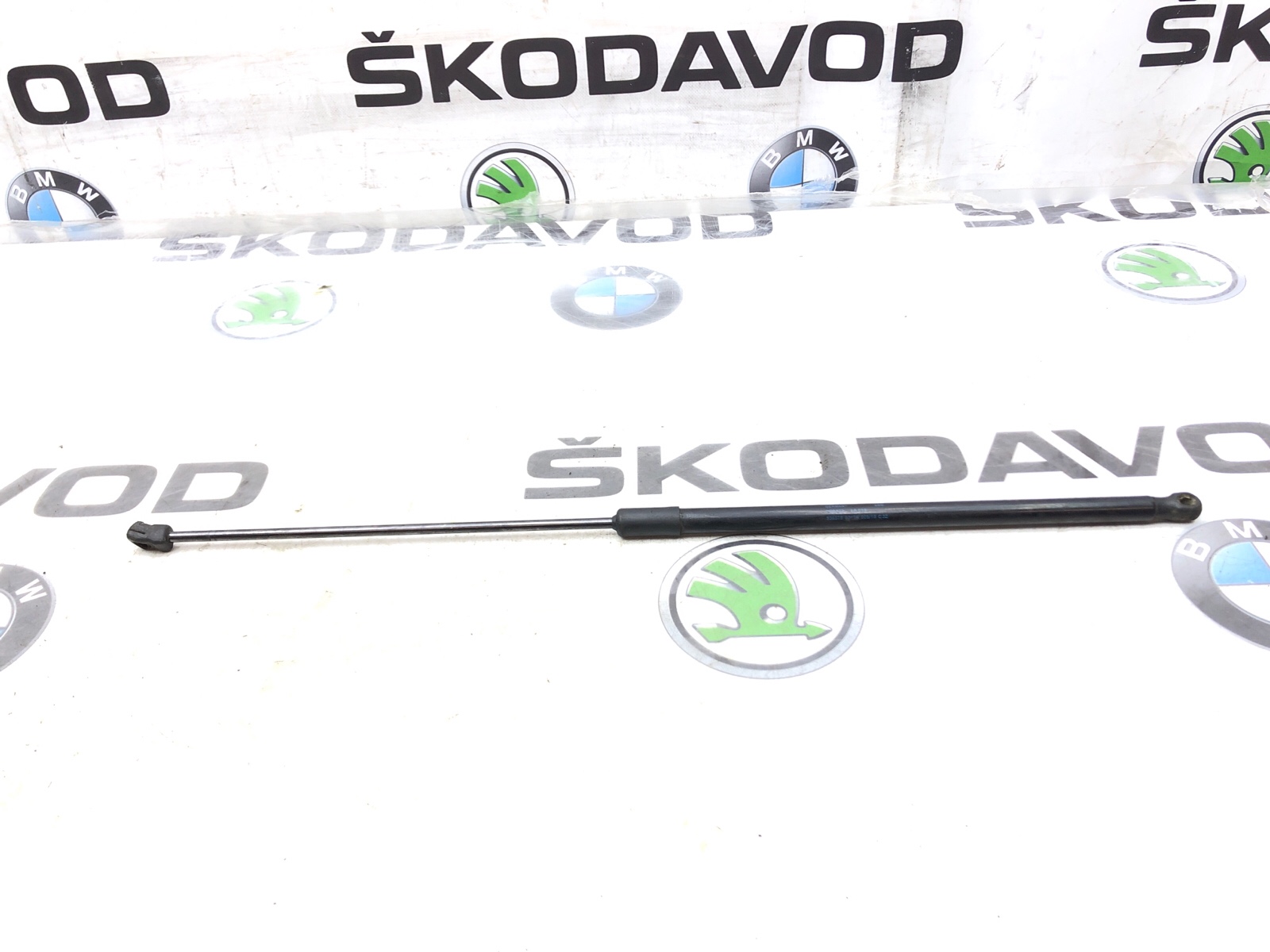 амортизатор капота, 2000 рублей, Москва