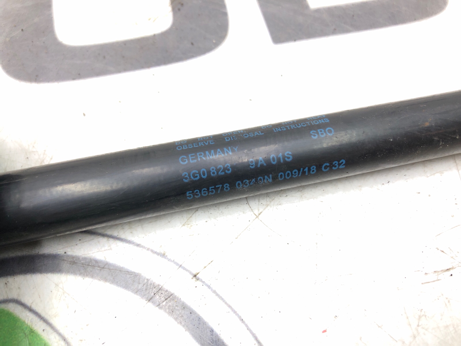 амортизатор капота, 2000 рублей, Москва