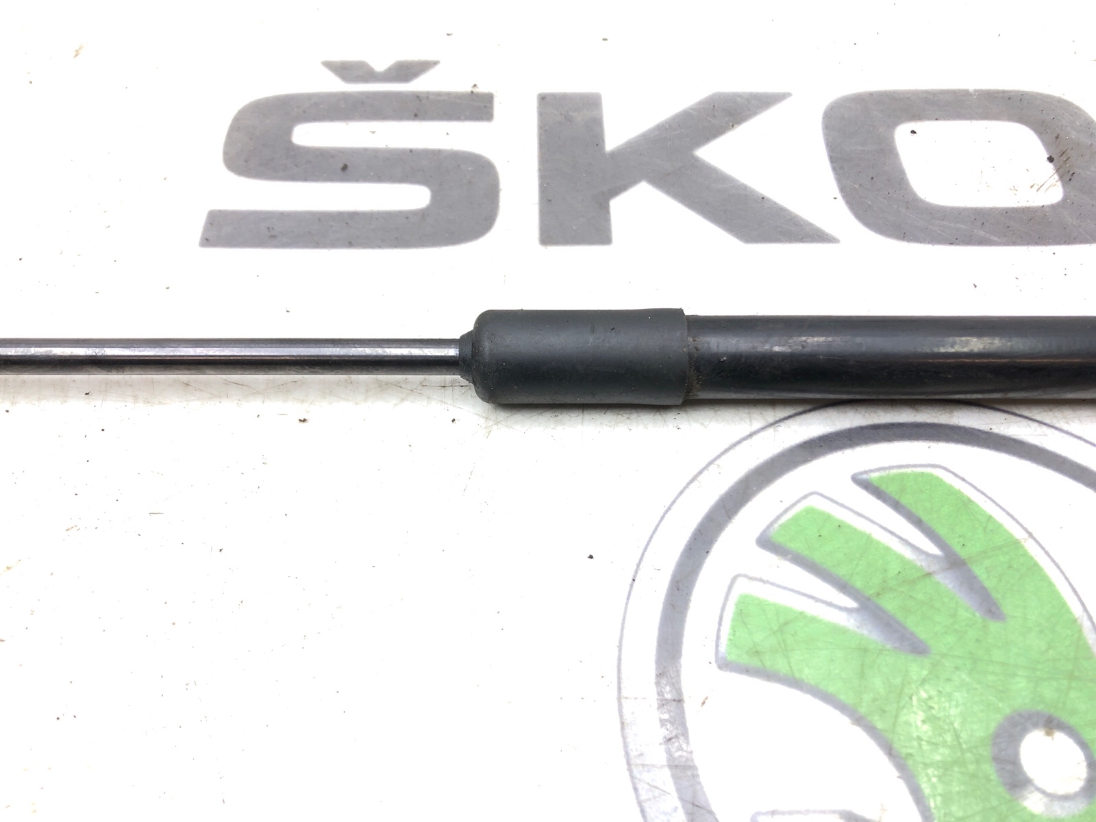 амортизатор капота, 2000 рублей, Москва