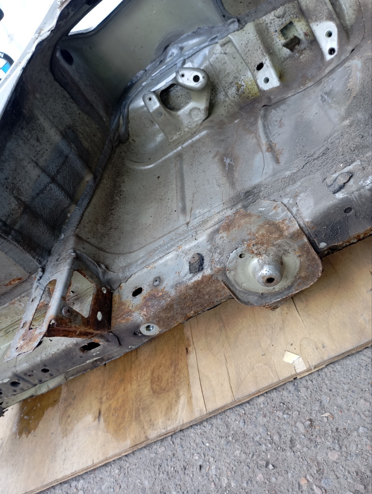 Четверть (крыло), 25000 рублей, Москва