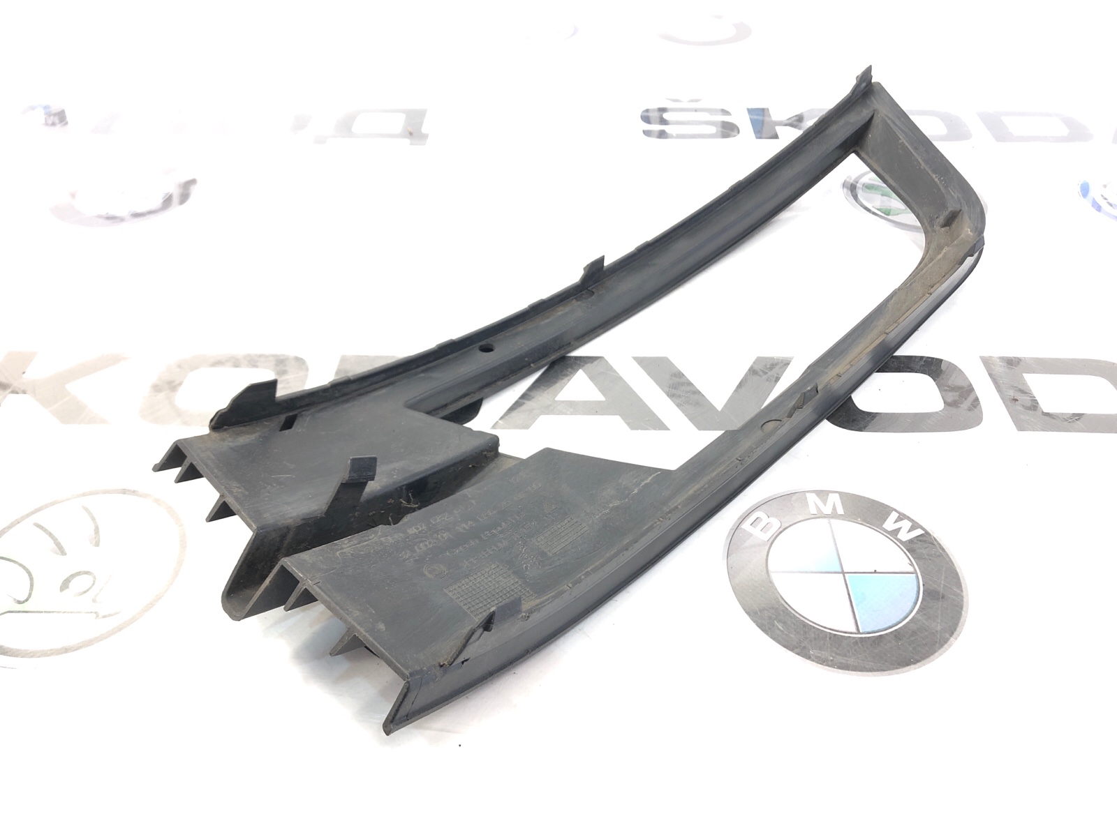 Накладка противотуманной фары ПТФ, 1000 рублей, Москва