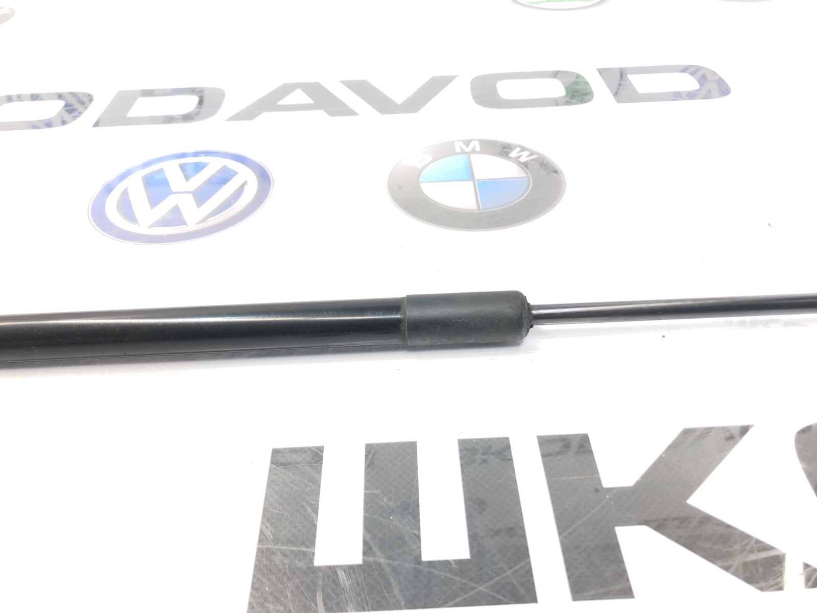 Амортизатор крышки багажника, 500 рублей, Москва