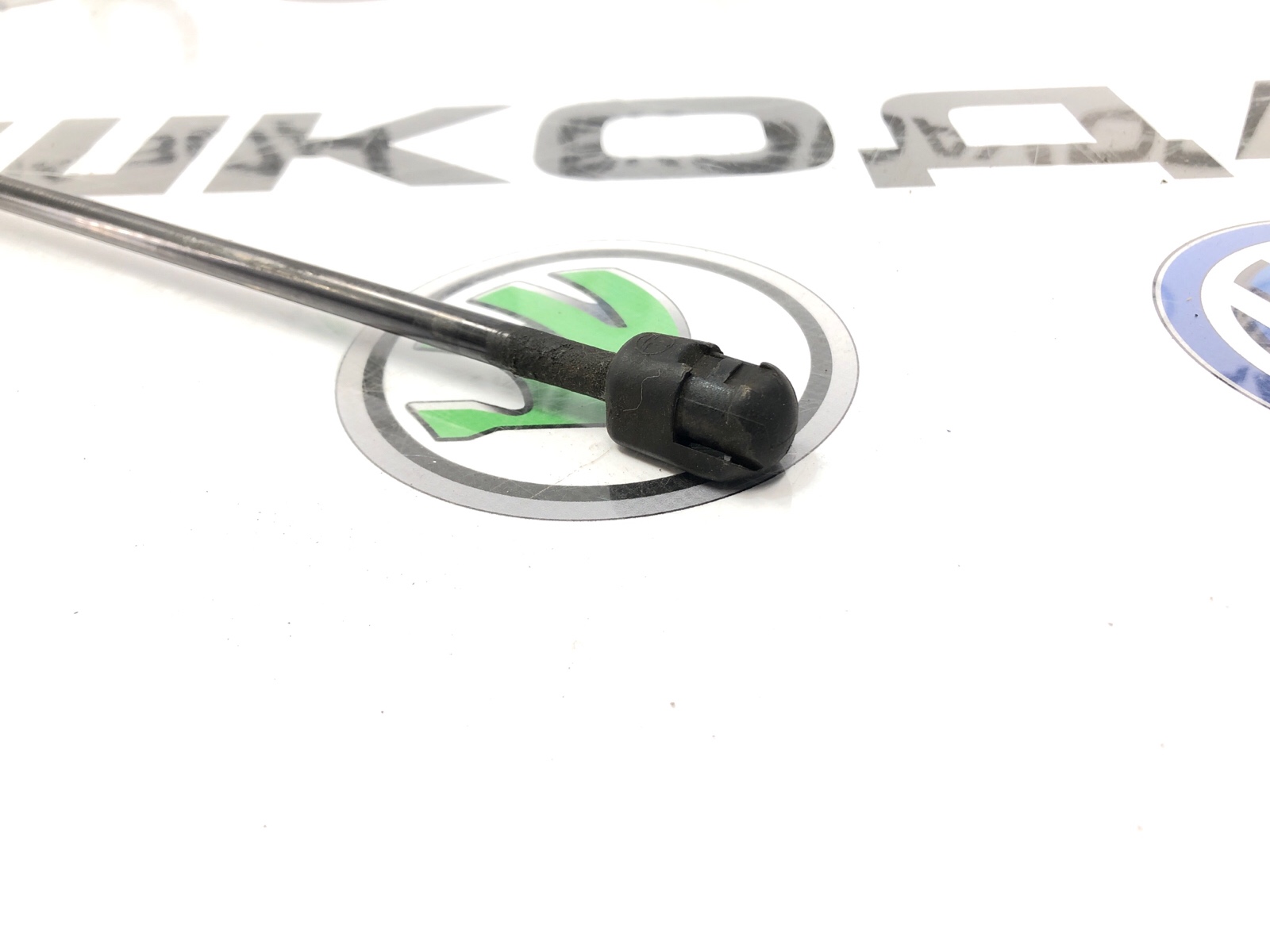 Амортизатор крышки багажника, 500 рублей, Москва