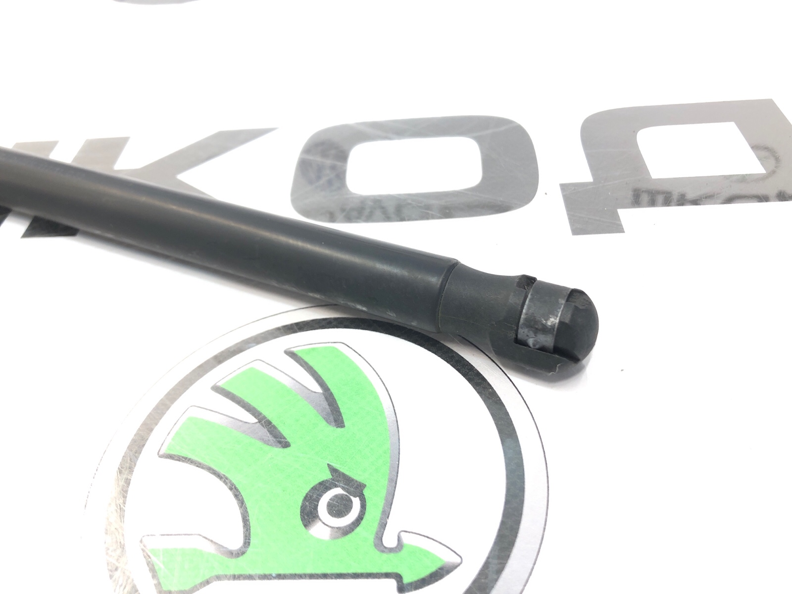 Амортизатор крышки багажника, 500 рублей, Москва