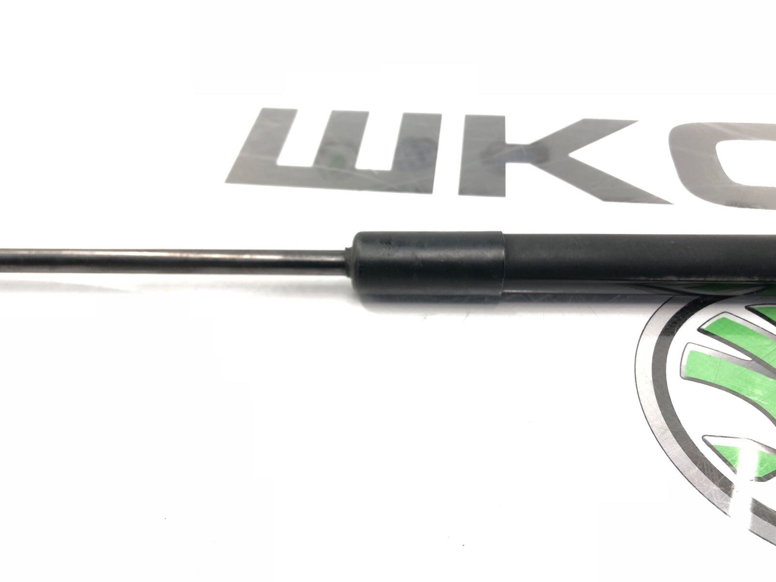 Амортизатор крышки багажника, 500 рублей, Москва