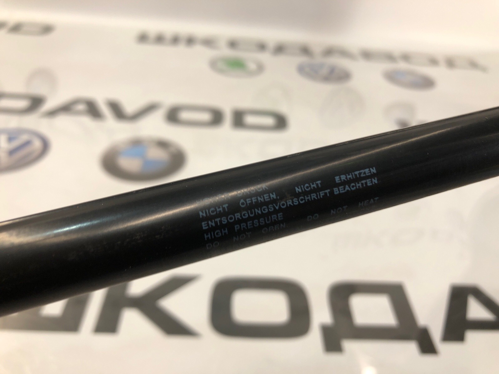 Амортизатор крышки багажника, 500 рублей, Москва