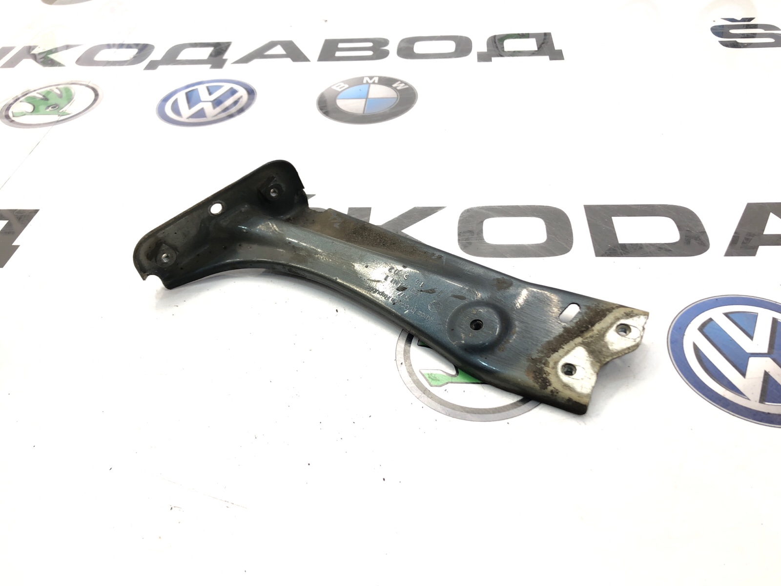 Кронштейн крыла, 500 рублей, Москва