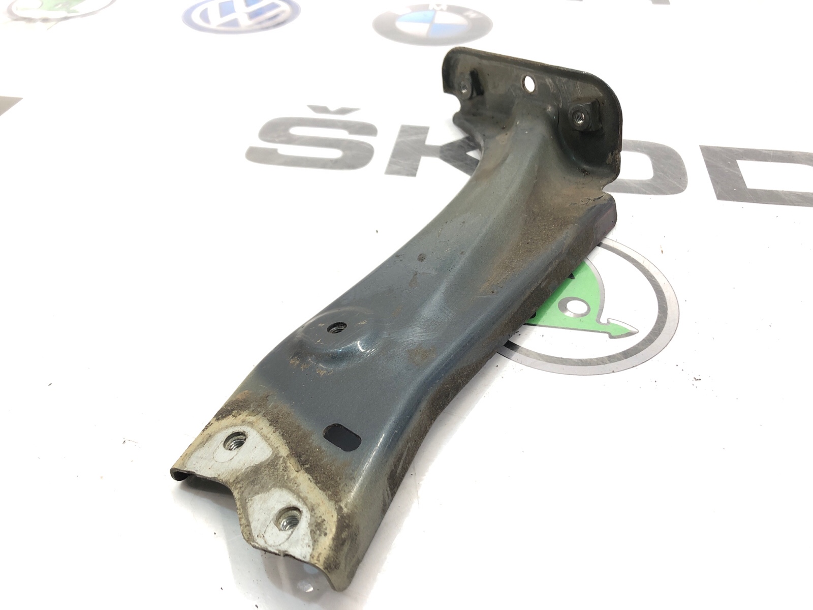 Кронштейн крыла, 500 рублей, Москва