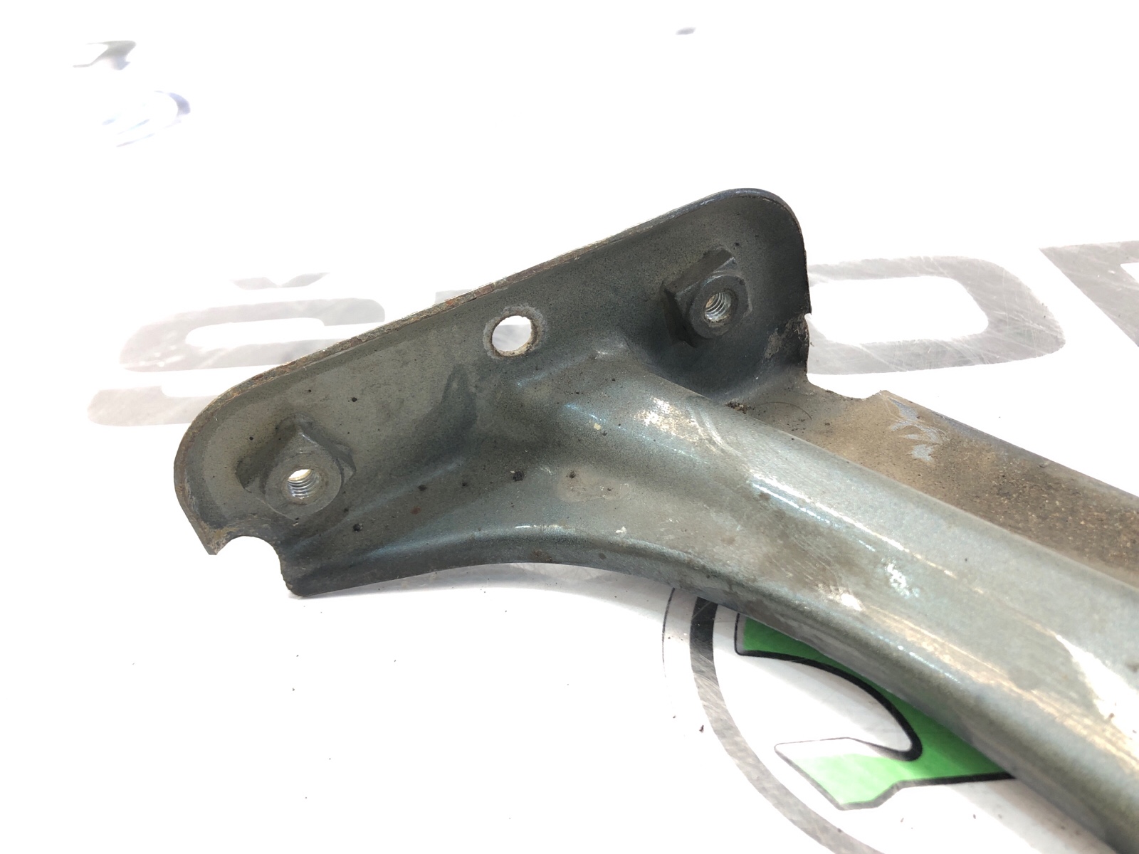 Кронштейн крыла, 500 рублей, Москва